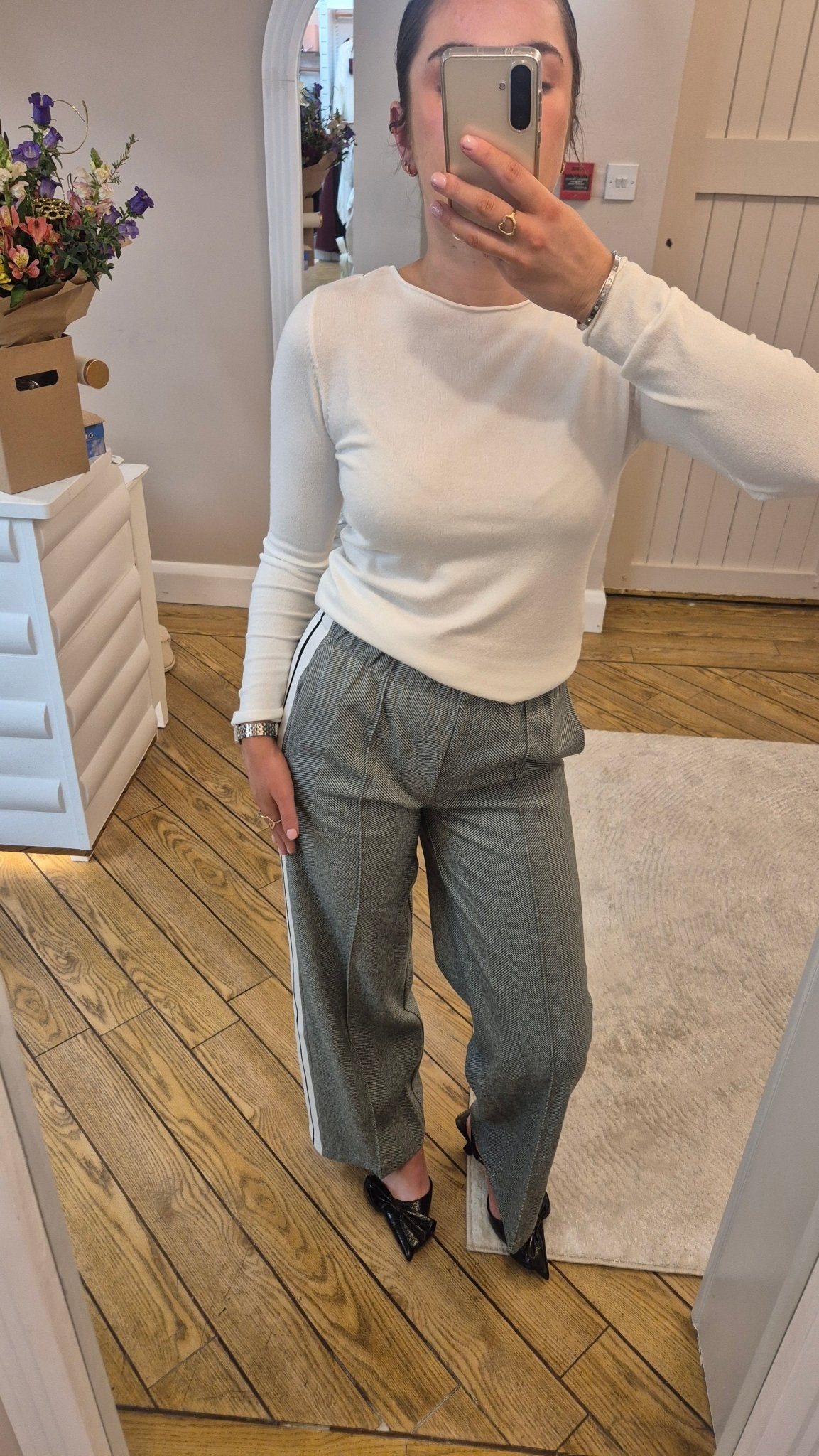 Poppy White Jumper/T-shirt - Lily's Boutique