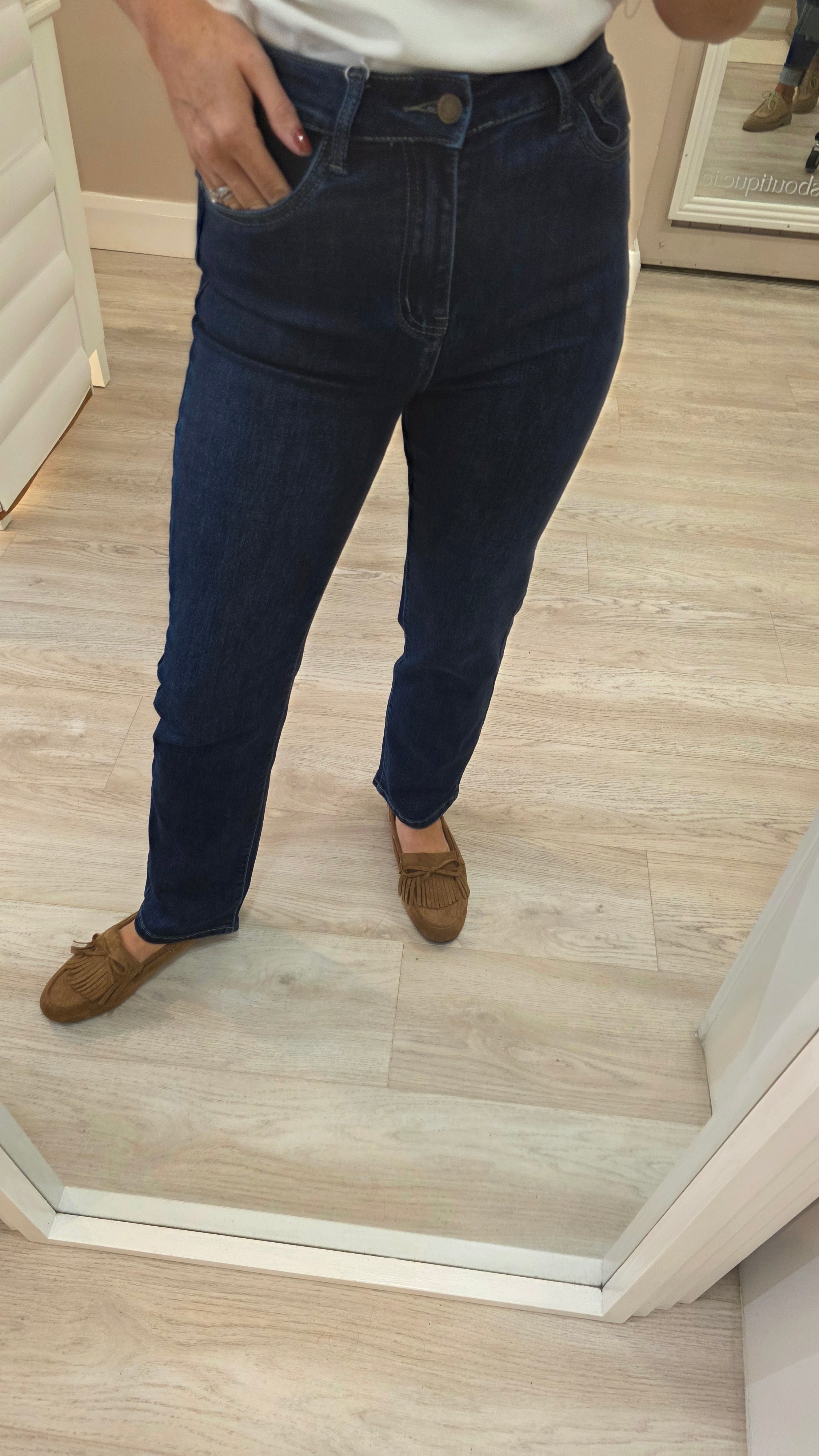 Ana Straight-leg Jeans