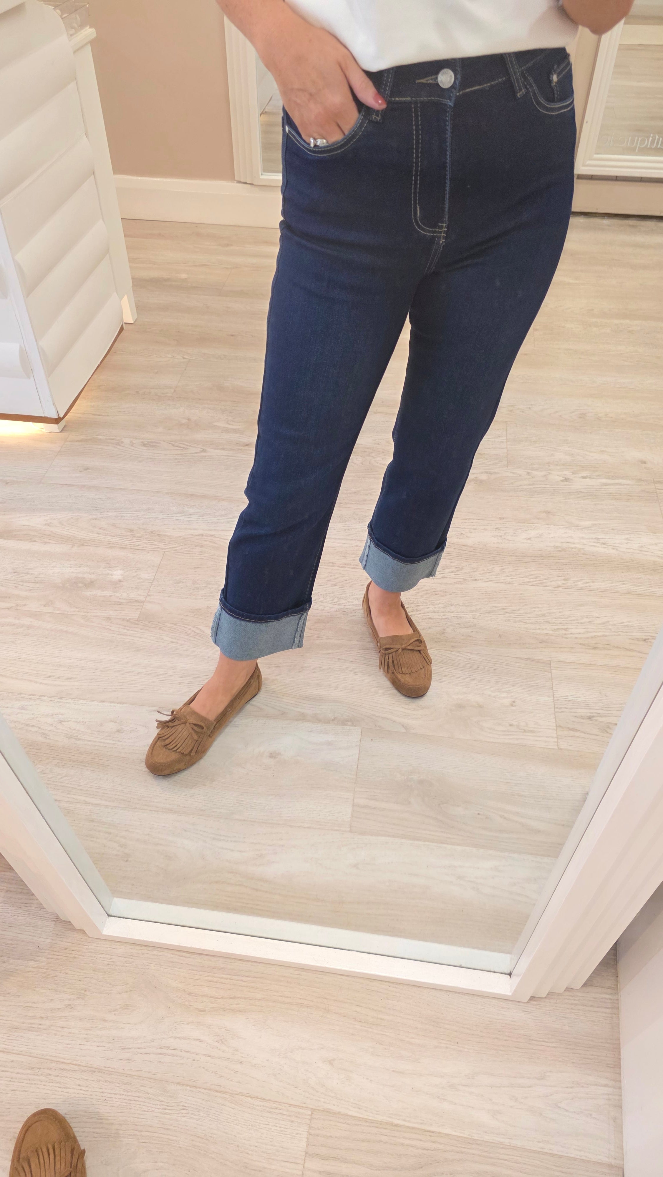 Lucy Straight-leg Jeans