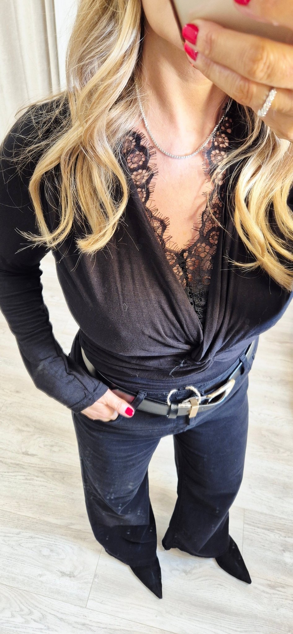 Camilla Top Black - Lily's Boutique