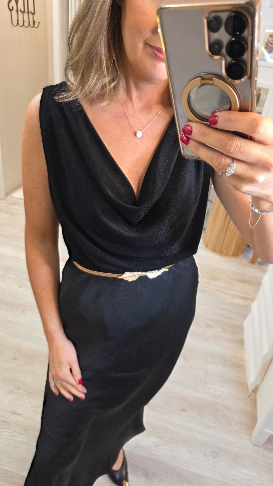 Molly Sleeveless top - Lily's Boutique