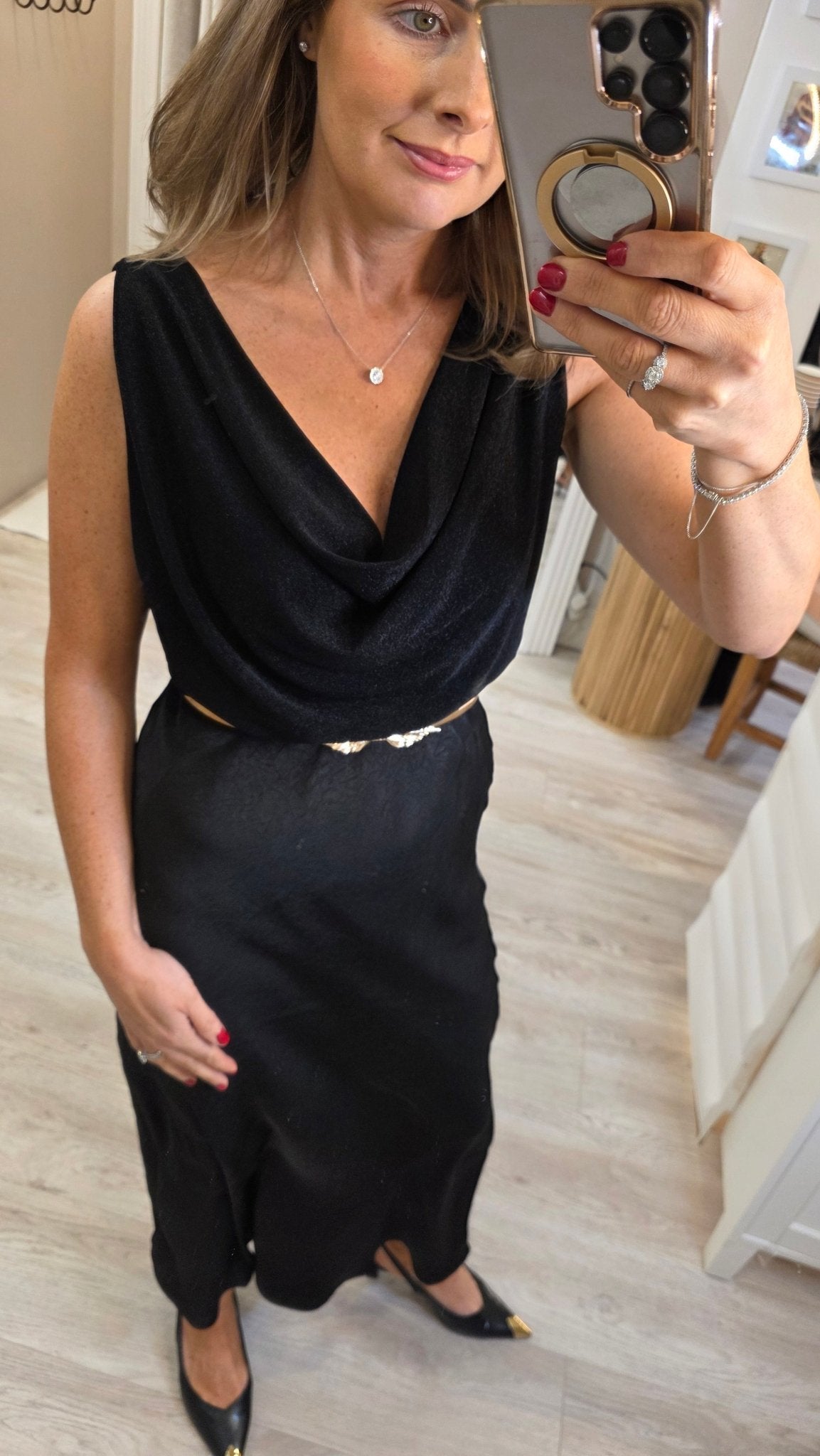 Molly Sleeveless top - Lily's Boutique