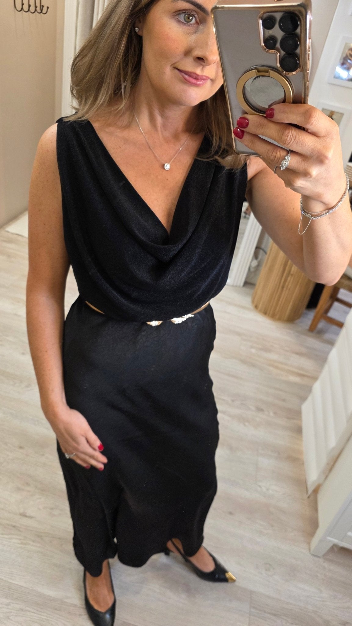 Molly Sleeveless top - Lily's Boutique