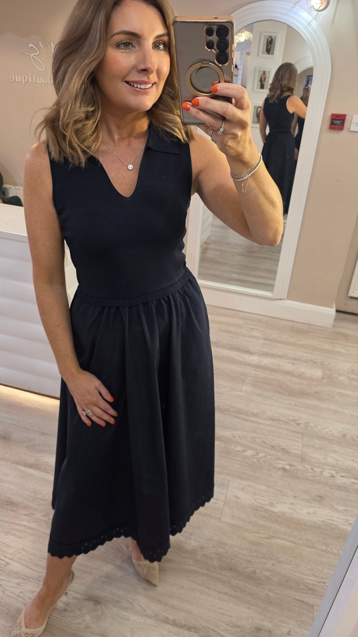 Annabel Dress Maxi Navy - Lily's Boutique