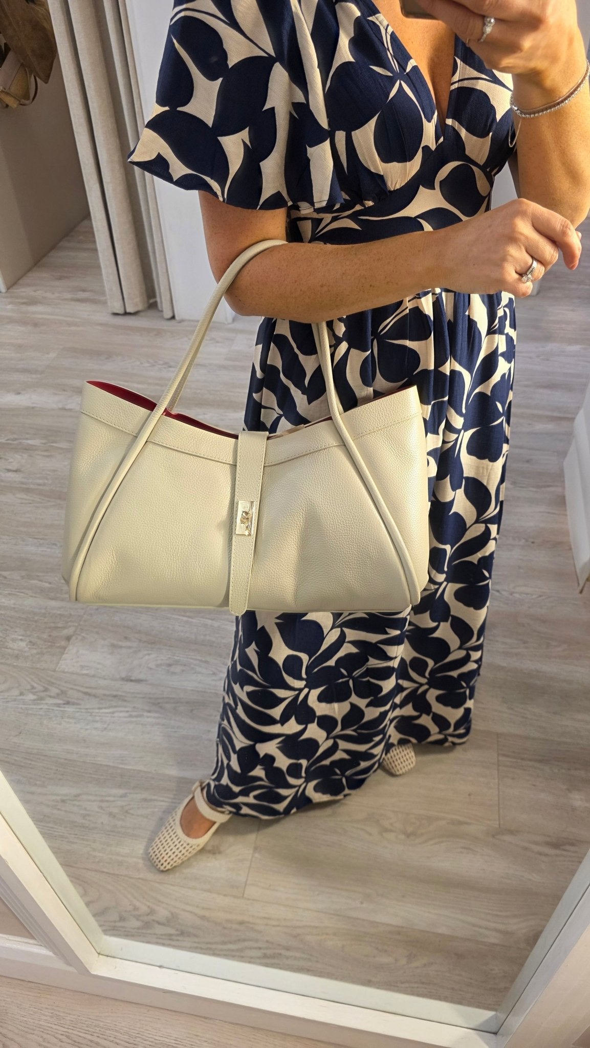 Chrissy Shoulder Bag - Lily's Boutique