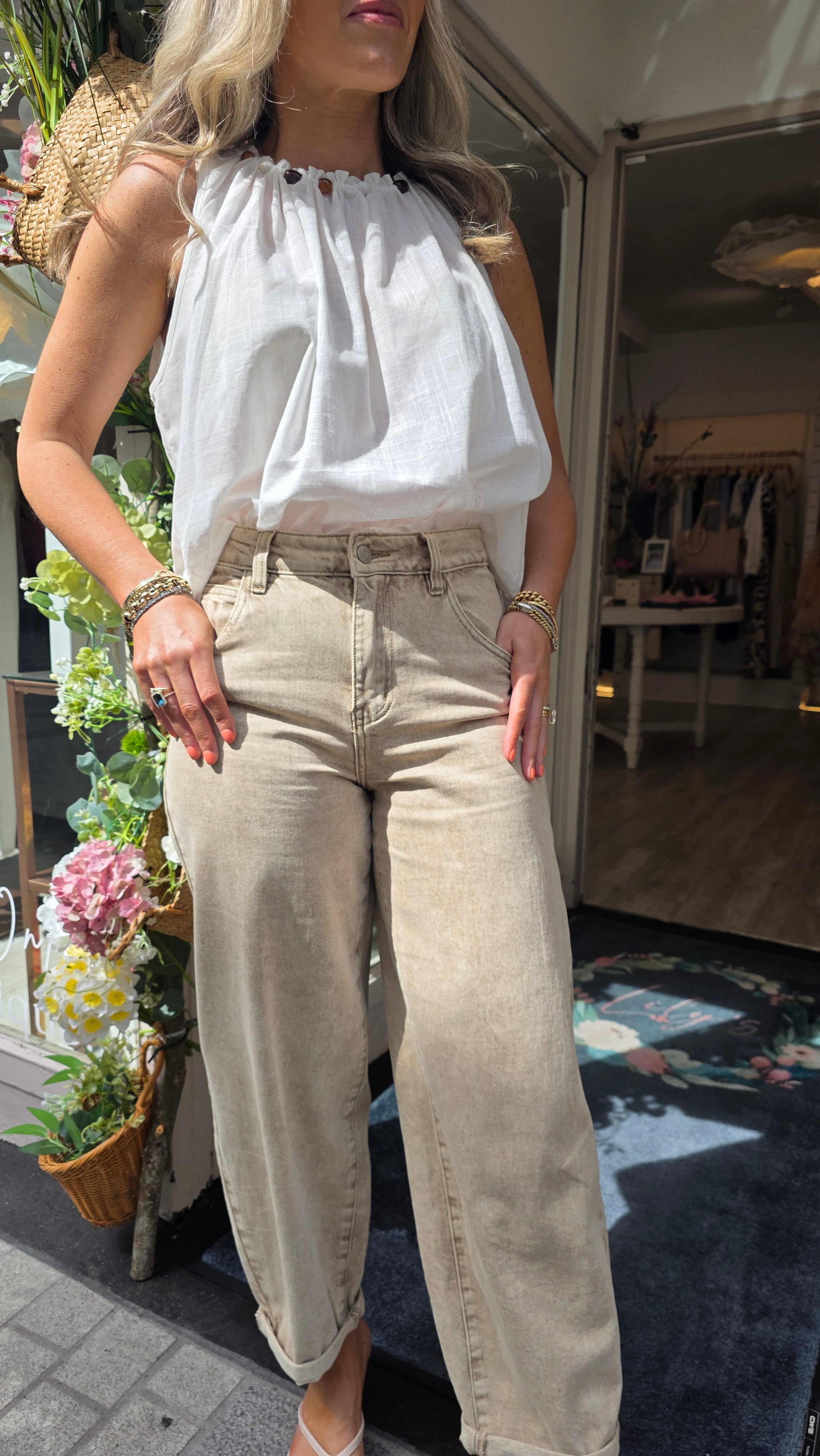 Shelley Barrel-Leg Jeans Beige