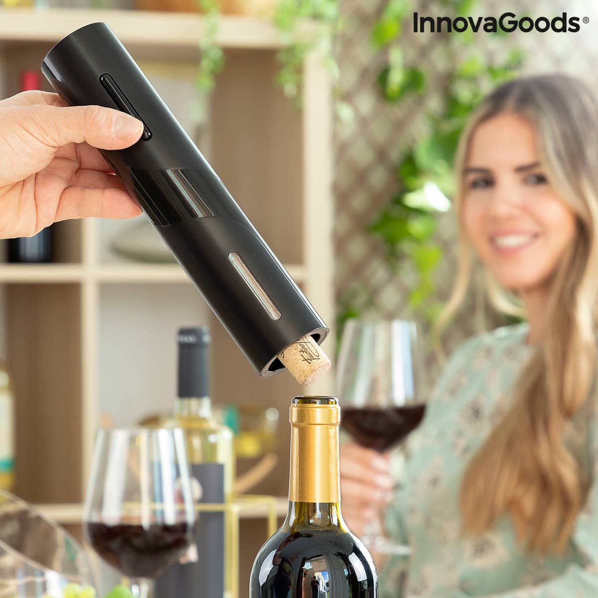 InnovaGoods Electric Corkscrew with Wine Accessories