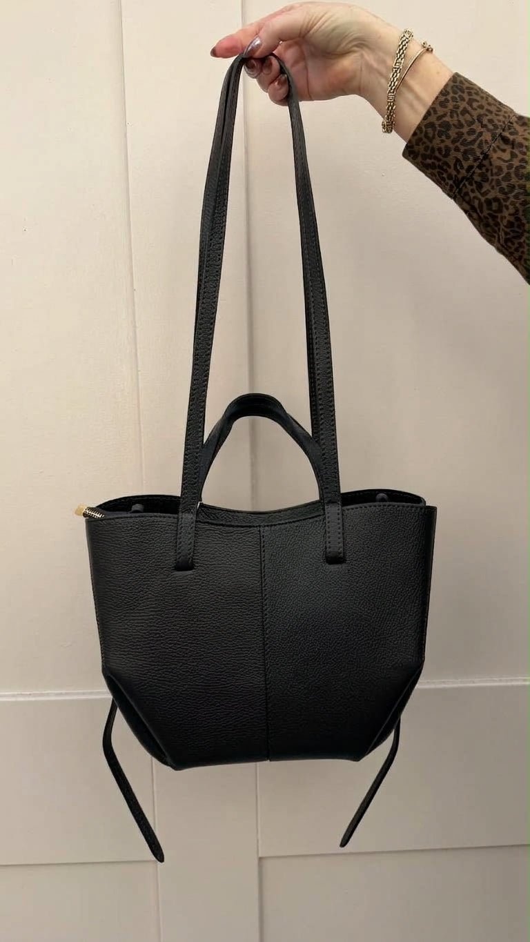 Tracy Black Tote Bag - Lily's Boutique