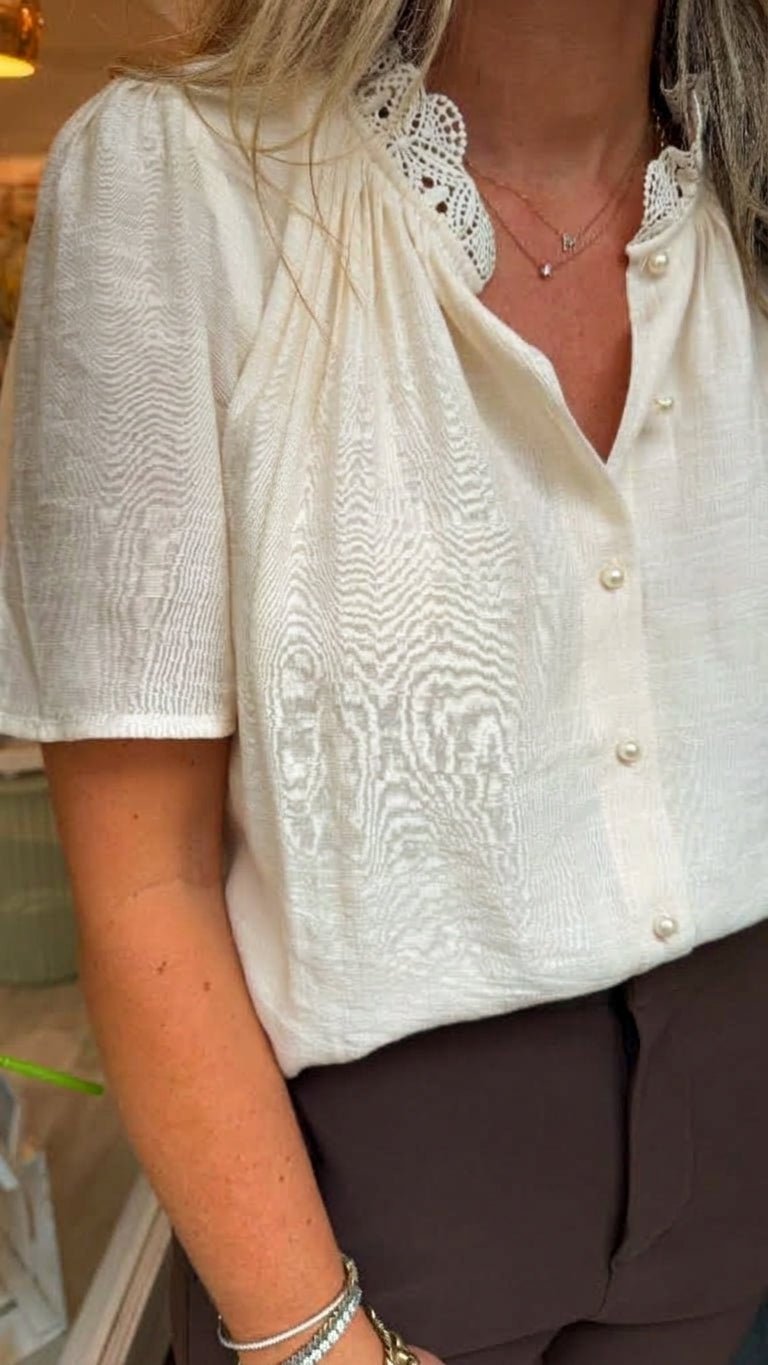 Sophia Ivory Top - Lily's Boutique