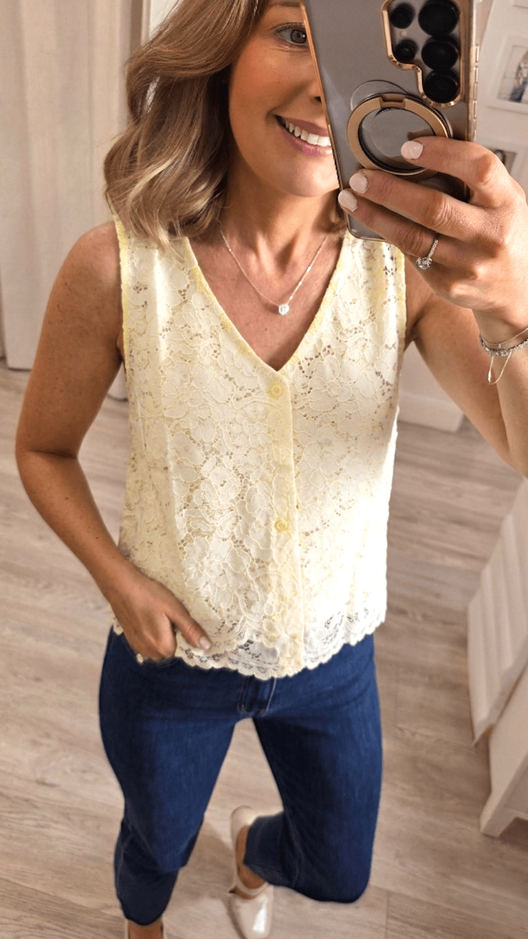 Ellie Lace Top - Lily's Boutique