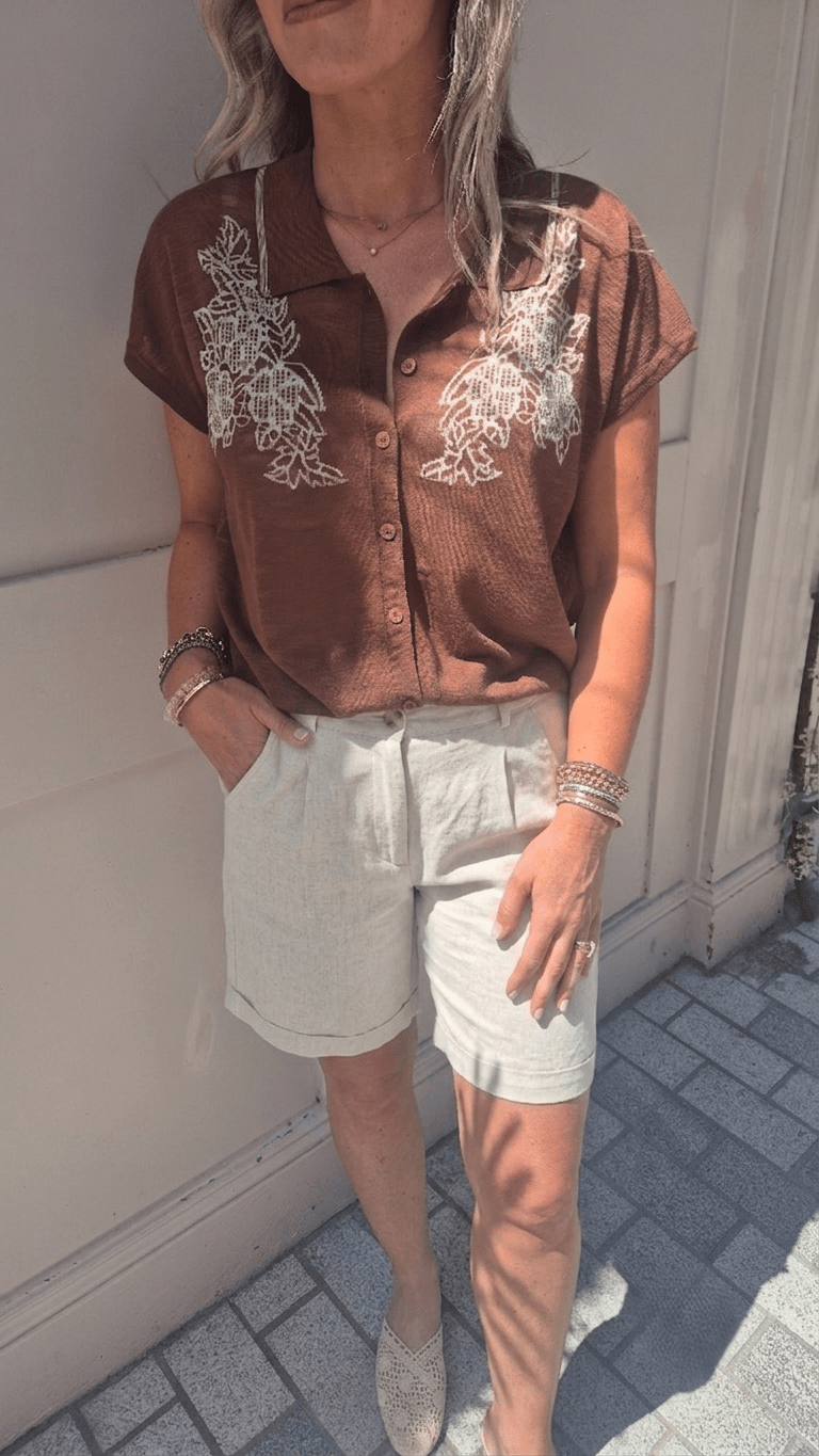 Eloise White Shorts - Lily's Boutique