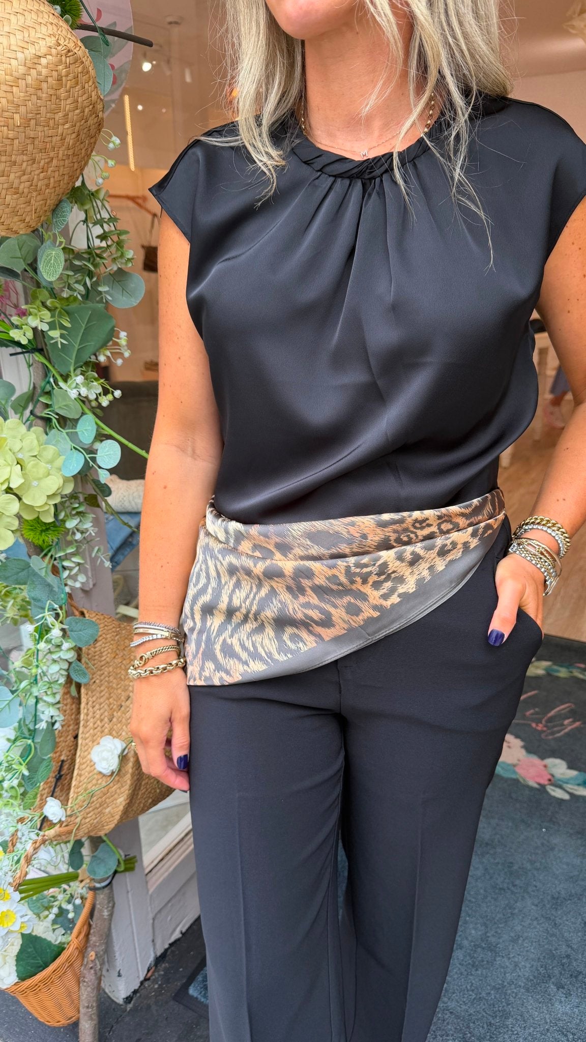 Jackeline Black Top - Lily's Boutique