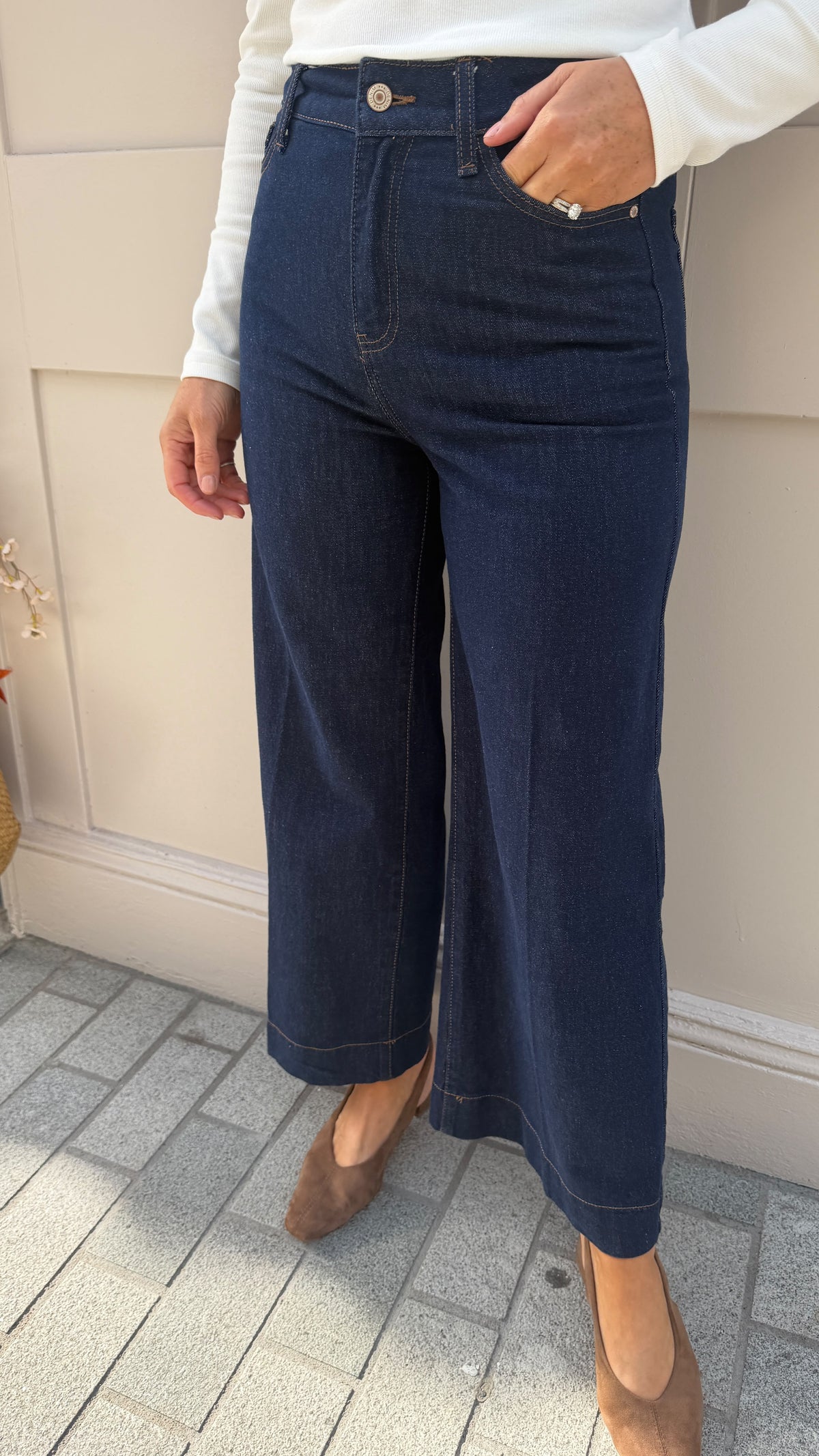 Bridgette Curvy Wide leg Fit Jeans-by Lily's Edit
