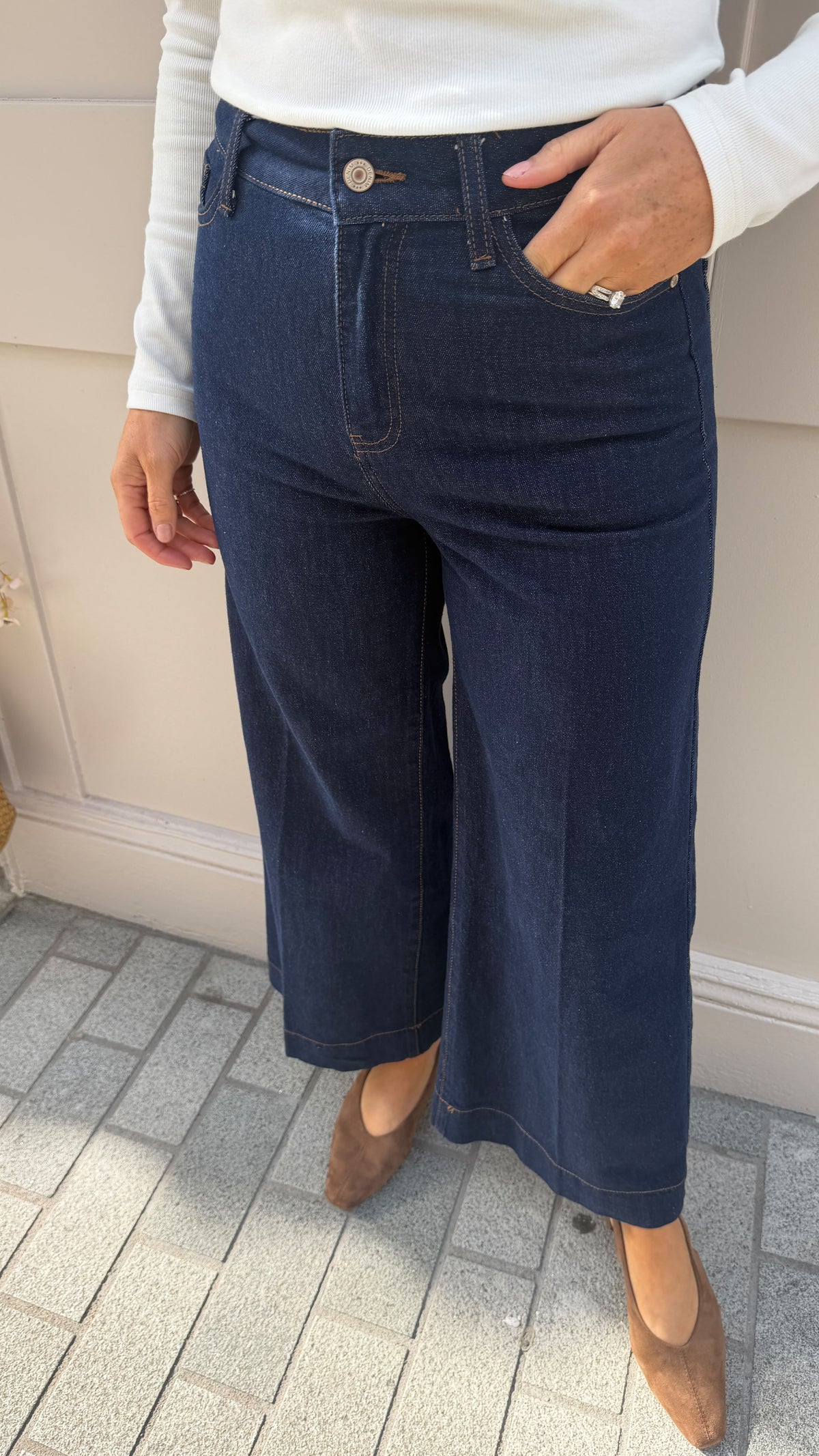 Bridgette Curvy Wide leg Fit Jeans-by Lily's Edit