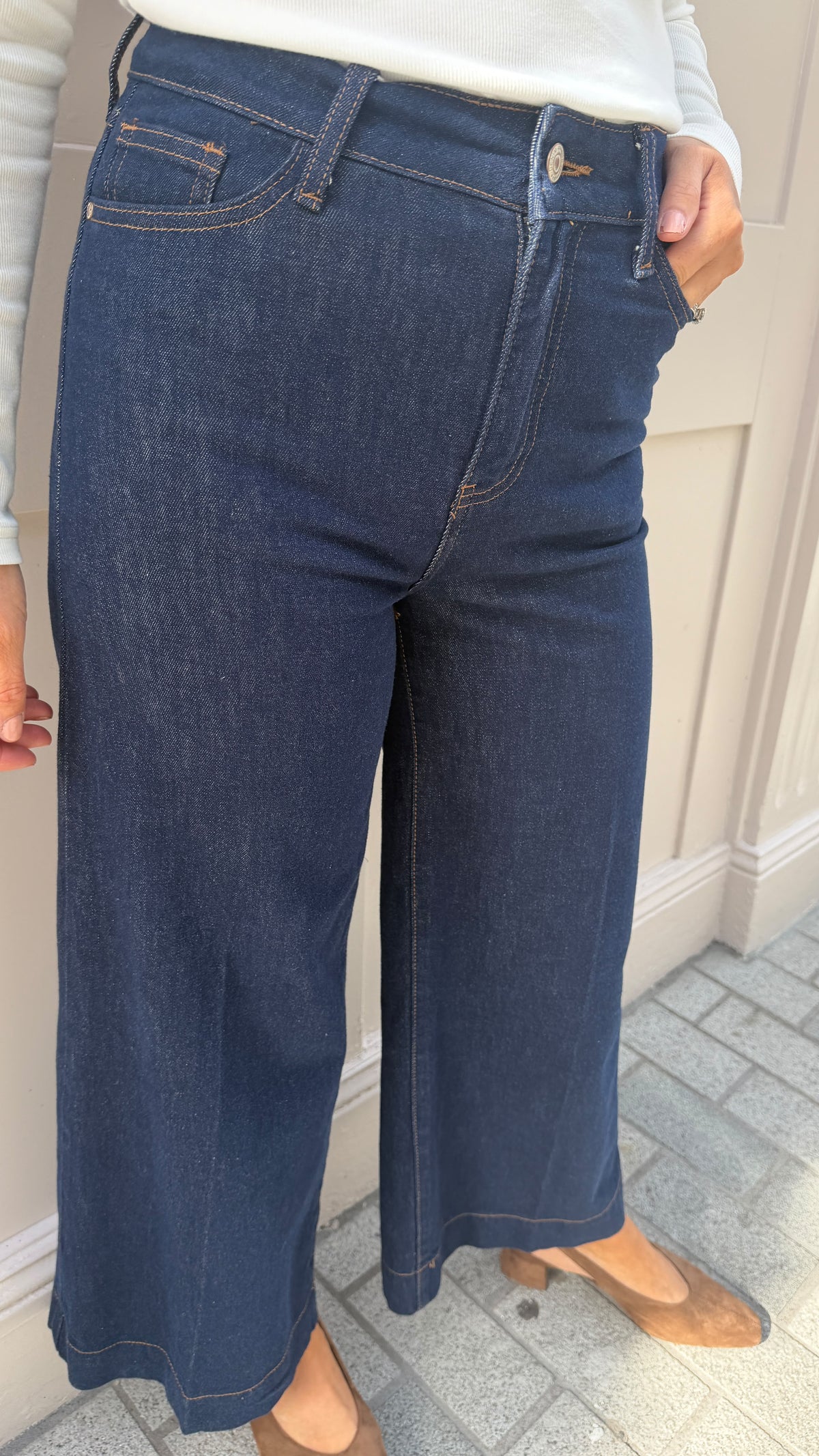 Bridgette Curvy Wide leg Fit Jeans-by Lily's Edit