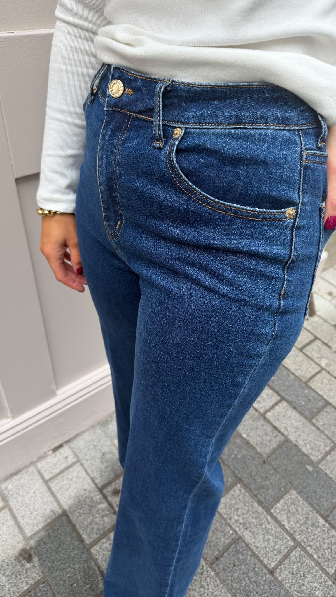 Cilla Blue Straight leg Jeans - Lily's Boutique