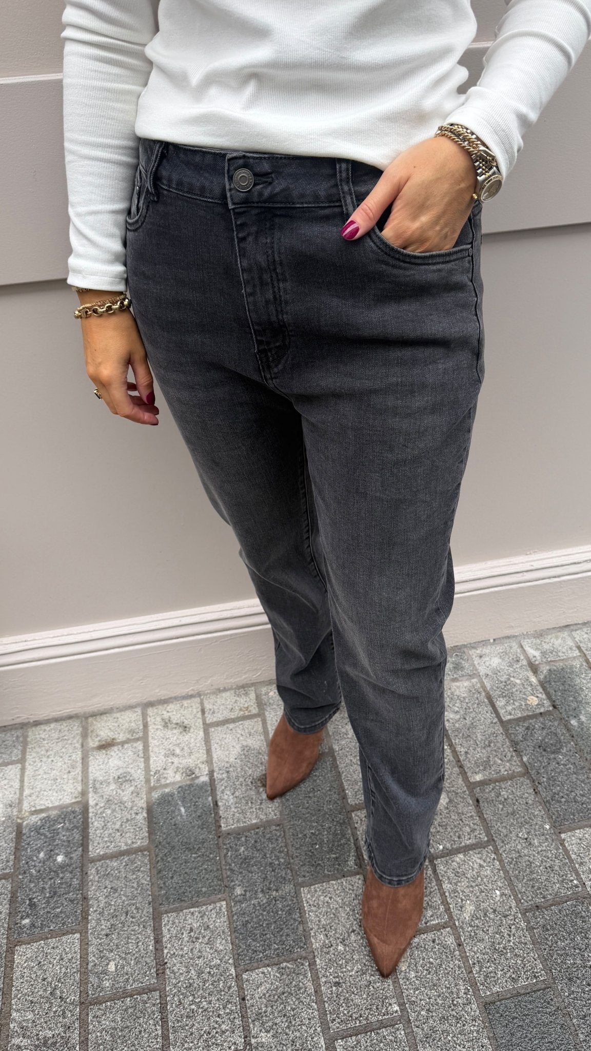 Sasha Grey Wide leg Jeans - Lily's Boutique
