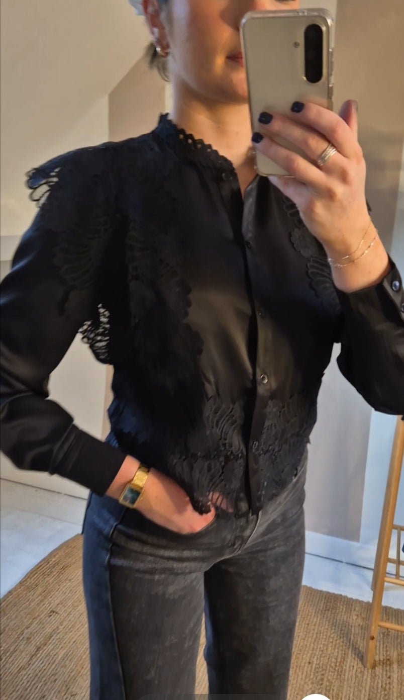 Lia Black Blouse - Lily's Boutique