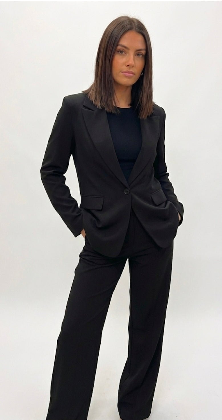 Emma Black Blazer - Lily's Boutique