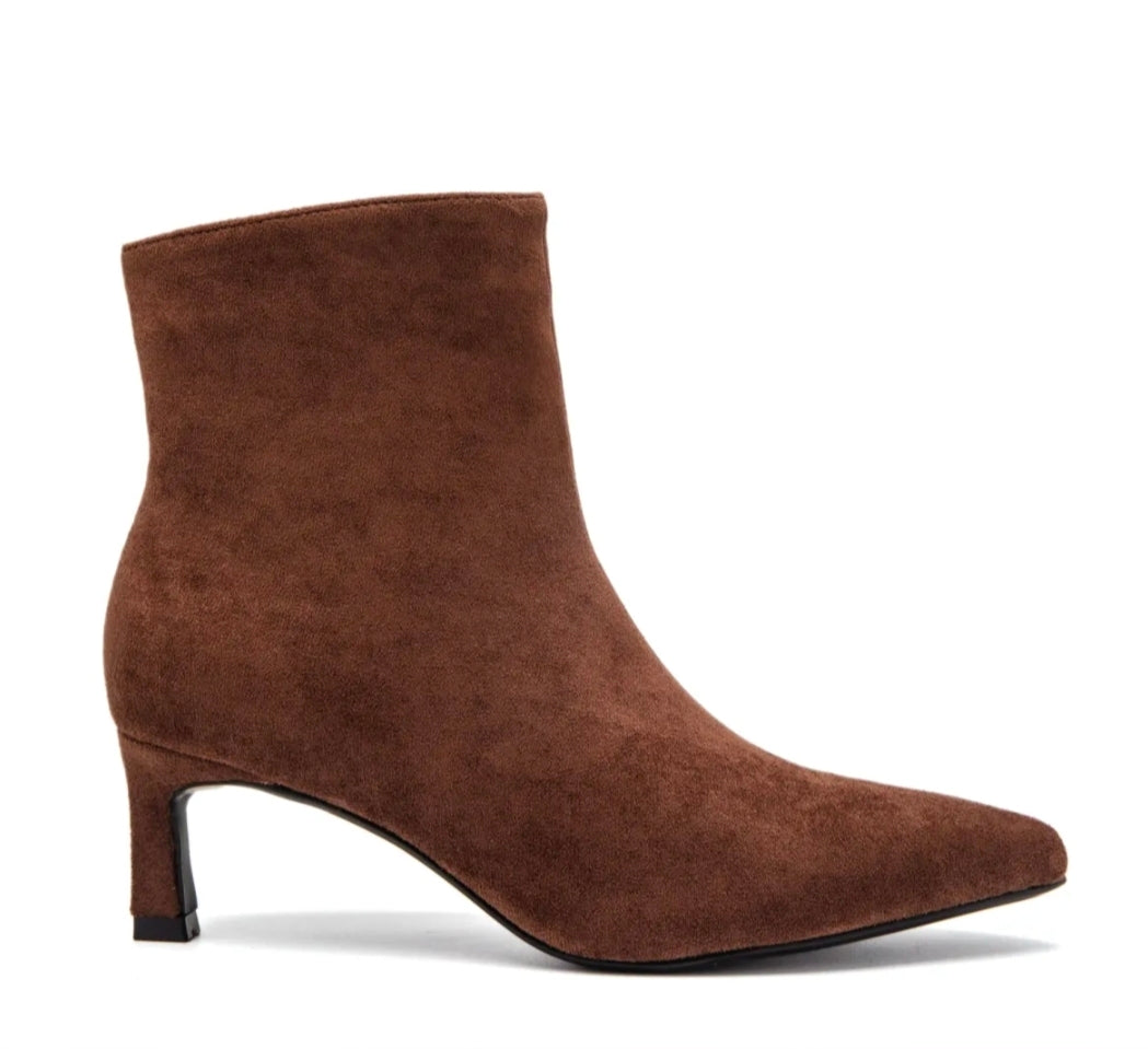 Elanor Chocolate Boots
