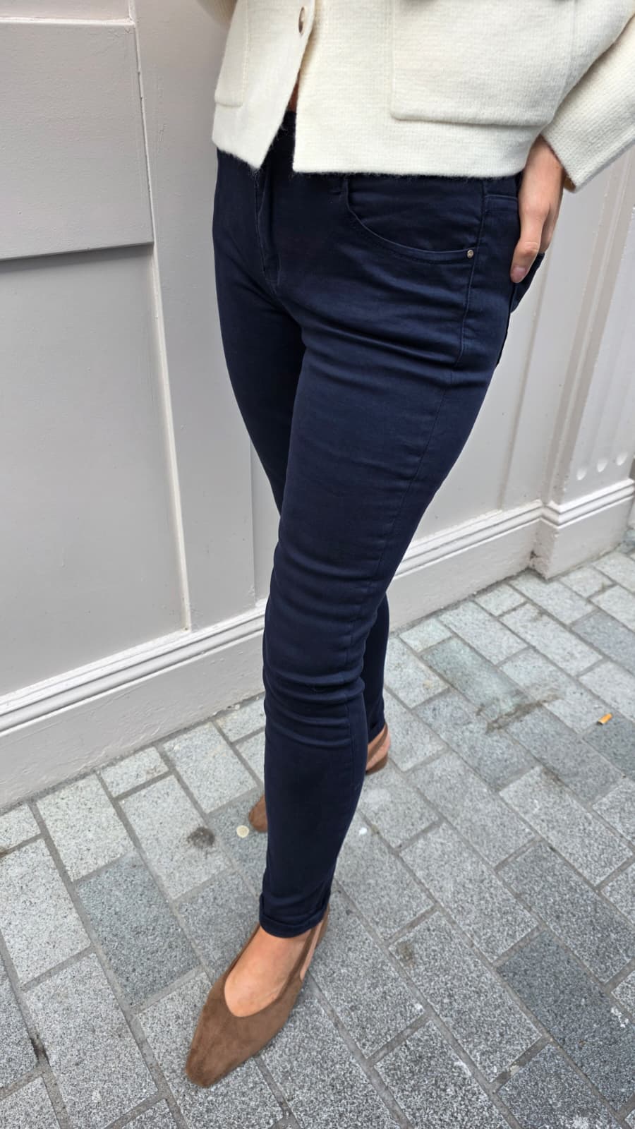 Denise Straight-Leg Jeans - Lily's Boutique