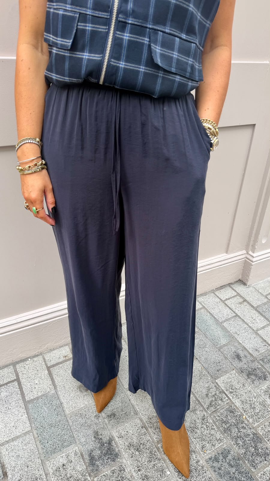 Callie Navy Trousers - Lily's Boutique