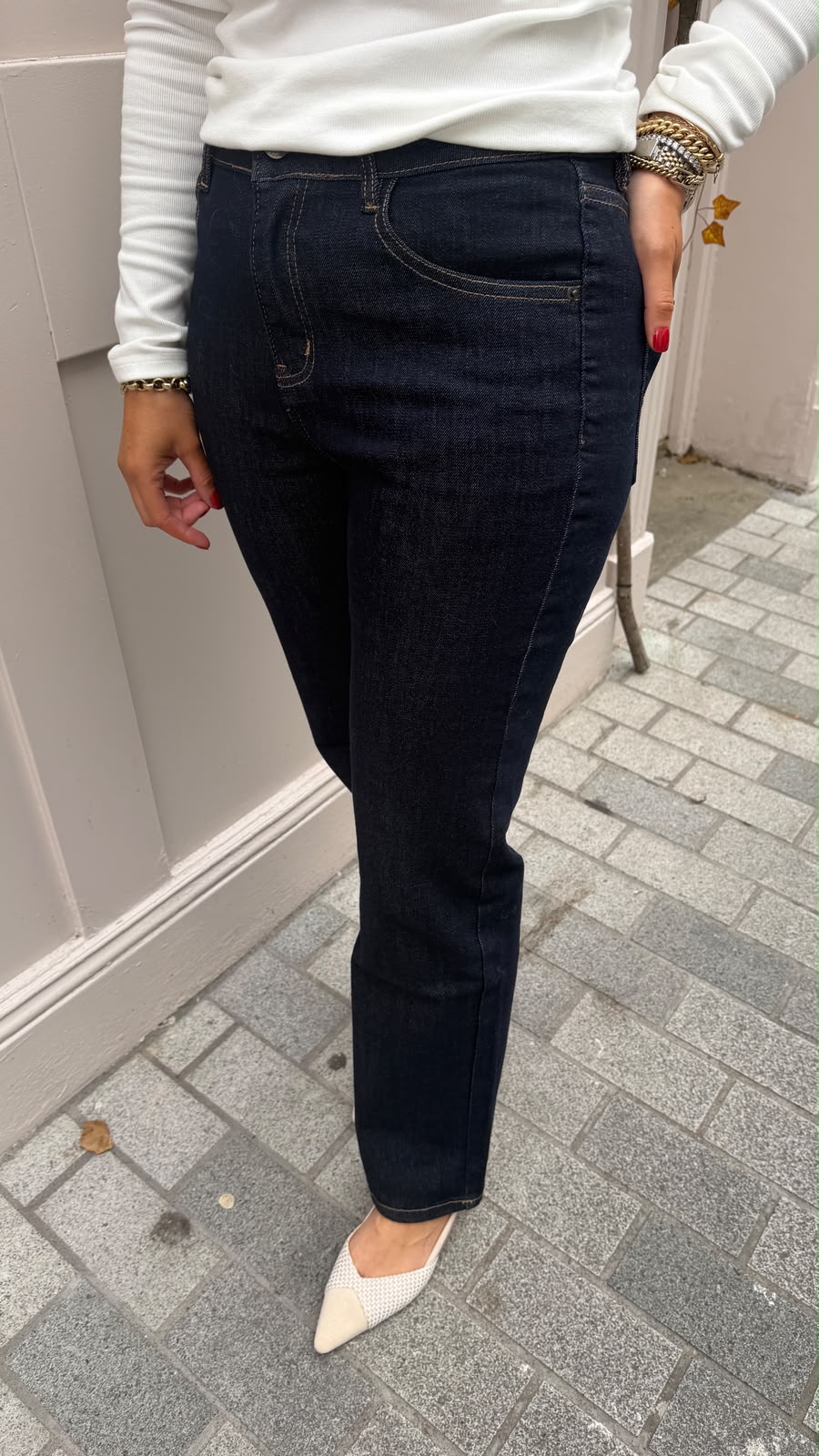 Marissa Straight-Leg Jeans - Lily's Boutique