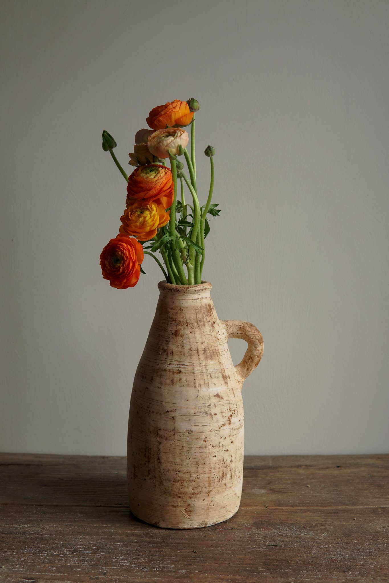 Sisi terracote vase, Marta