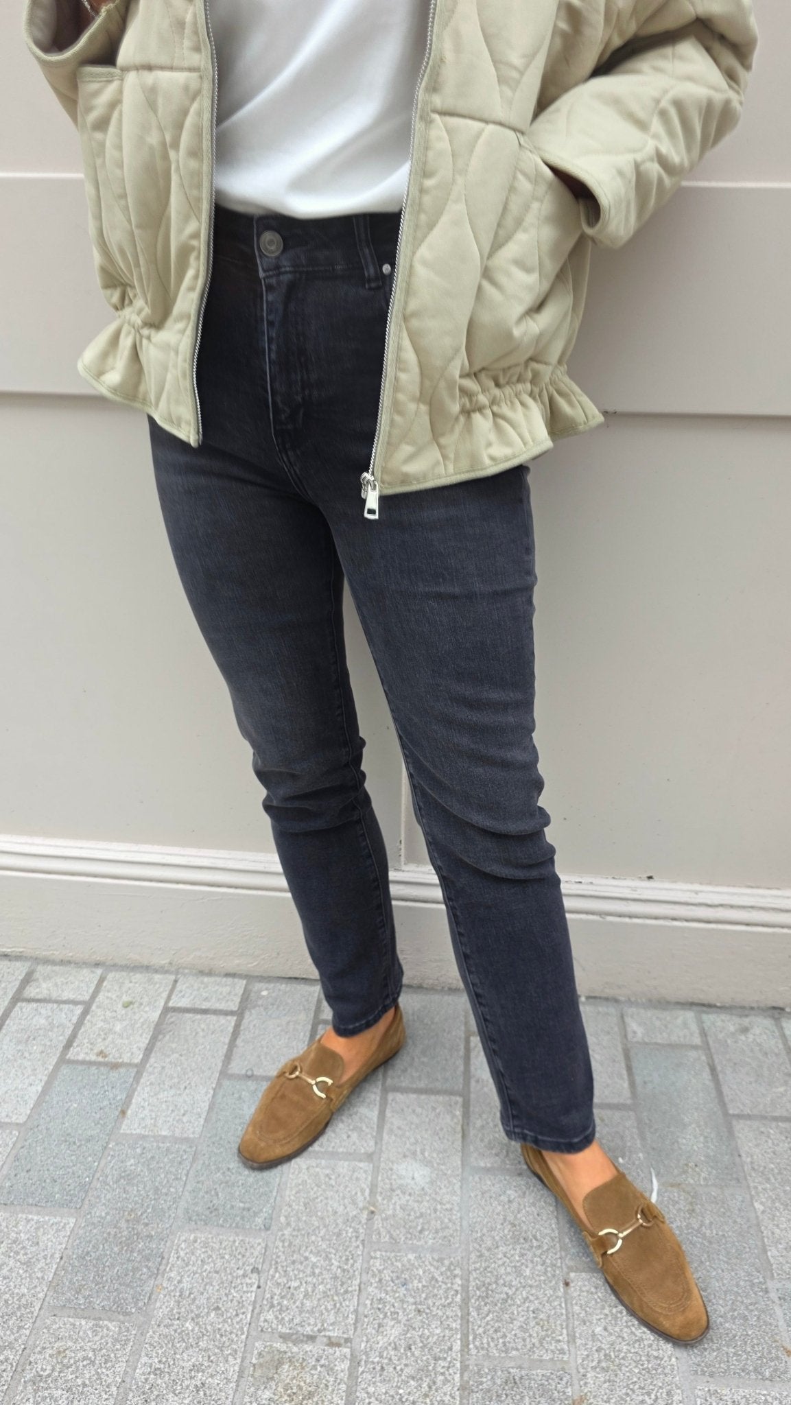 Paula Straight-leg Jeans Grey - Lily's Boutique