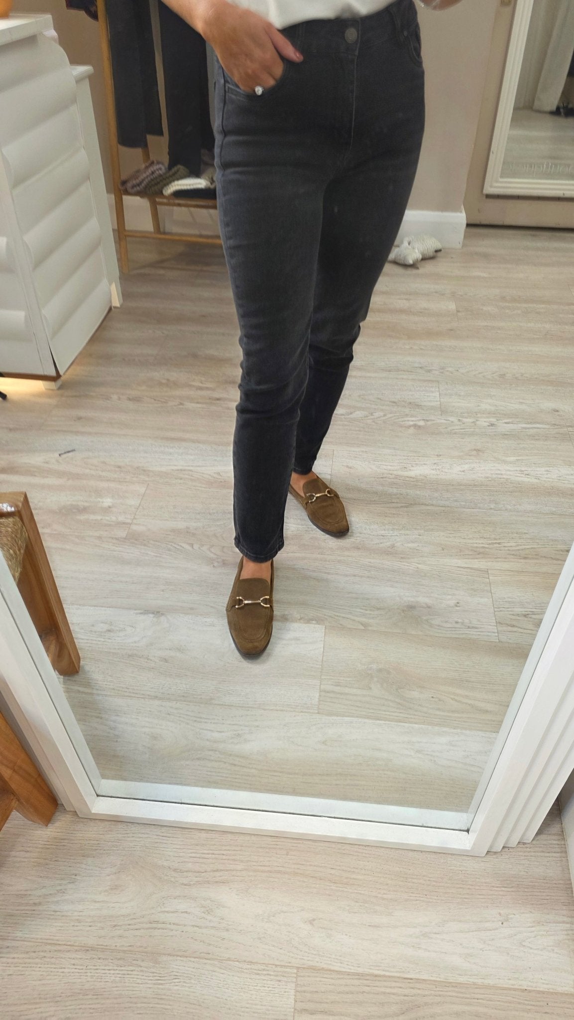 Paula Straight-leg Jeans Grey - Lily's Boutique
