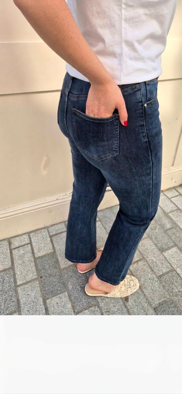 Ava Straight Leg Jeans