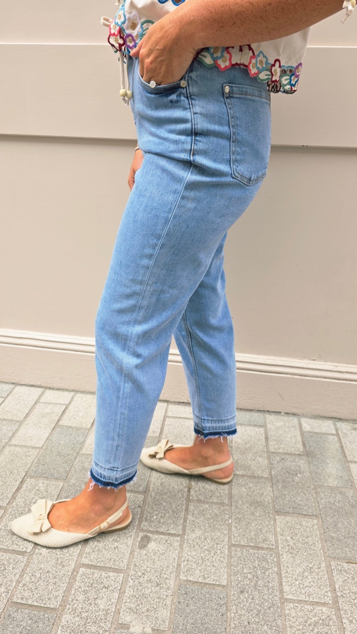 Hayley Straight leg Jeans - Lily's Boutique