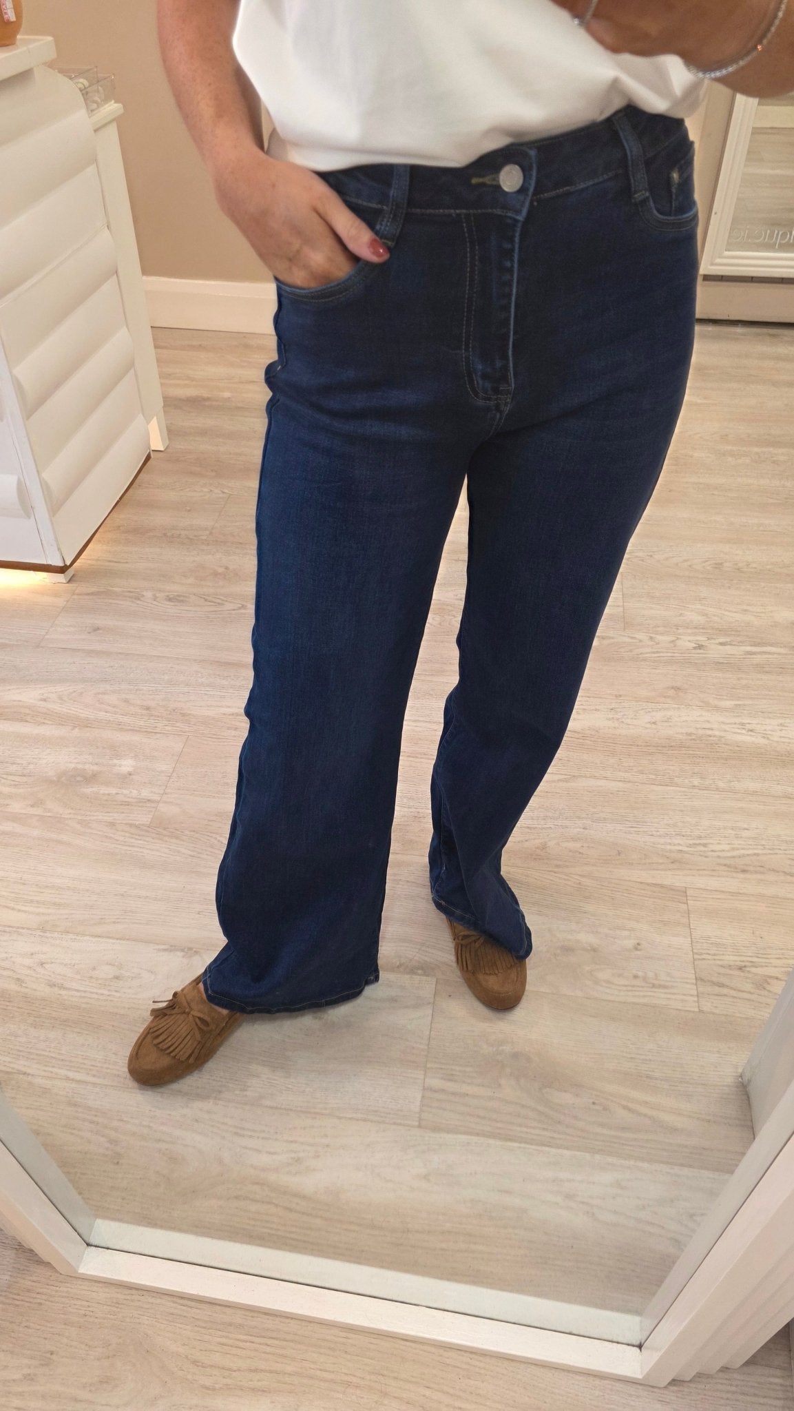 Glin wide-leg Jeans - Lily's Boutique
