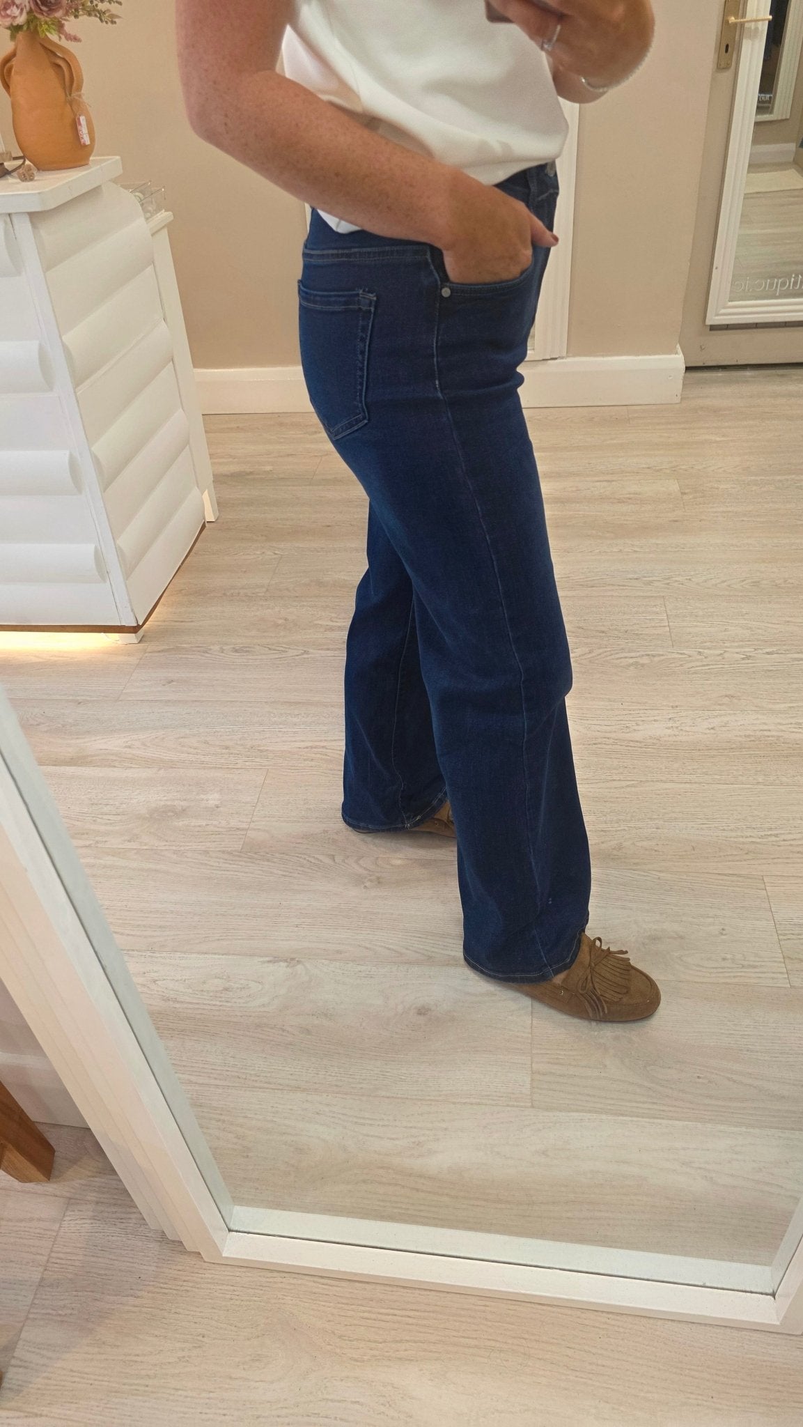 Glin wide-leg Jeans - Lily's Boutique