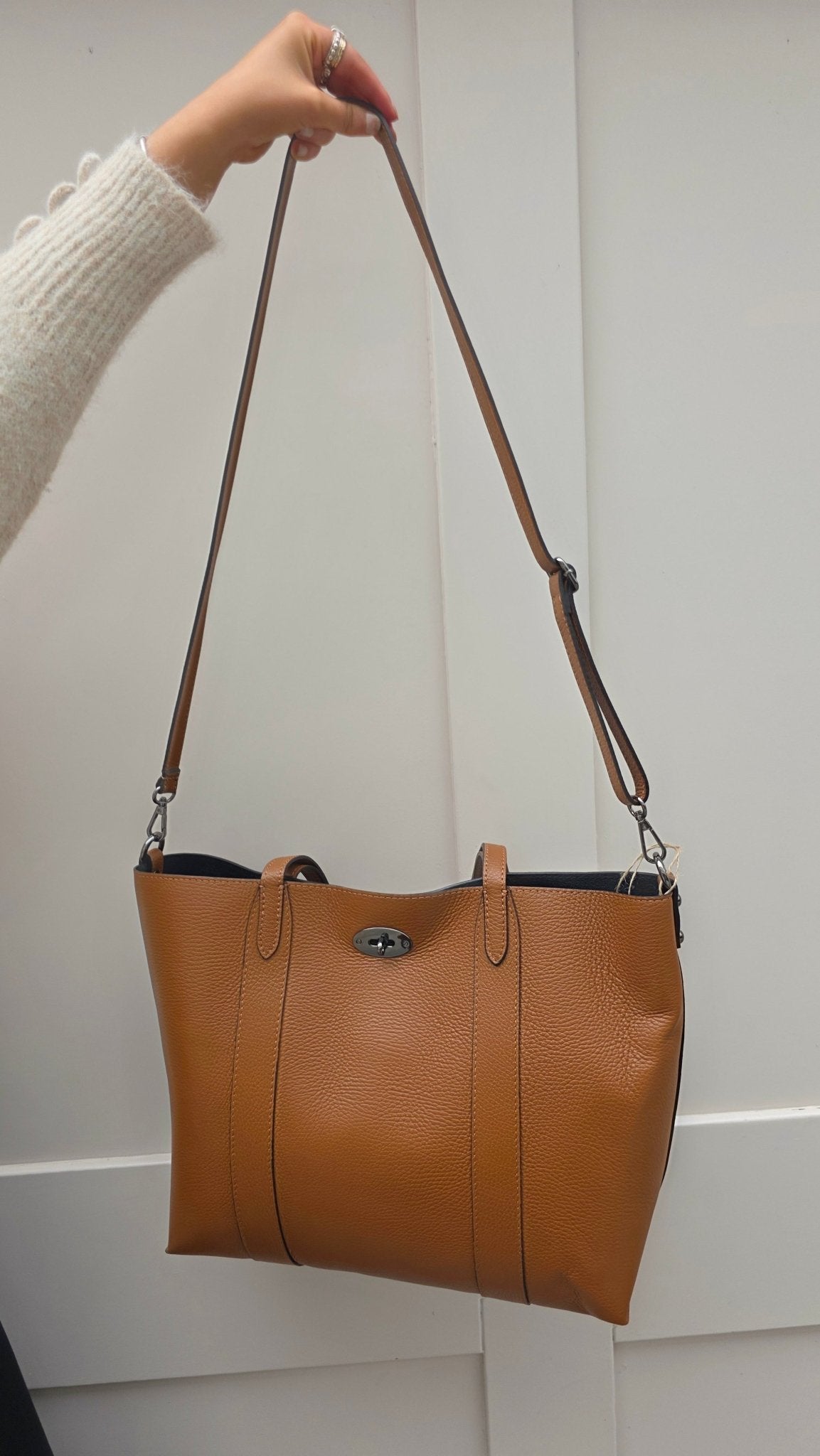 Shelley Tote leather Bag - Lily's Boutique