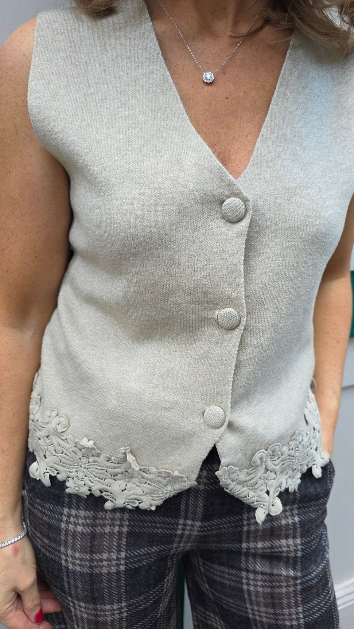 Melisa Vest top - Lily's Boutique