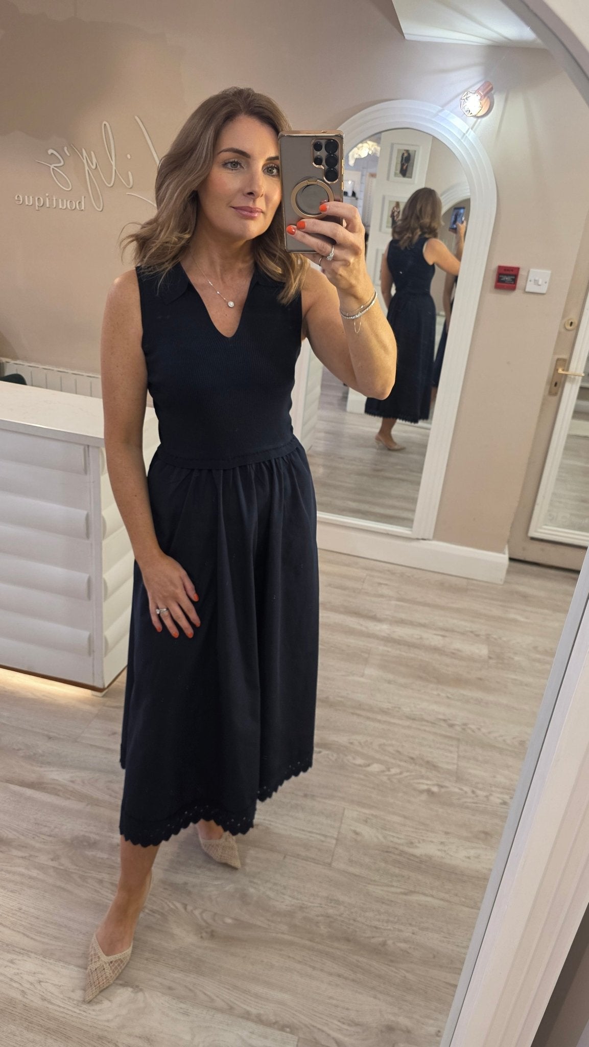 Annabel Dress Maxi Navy - Lily's Boutique