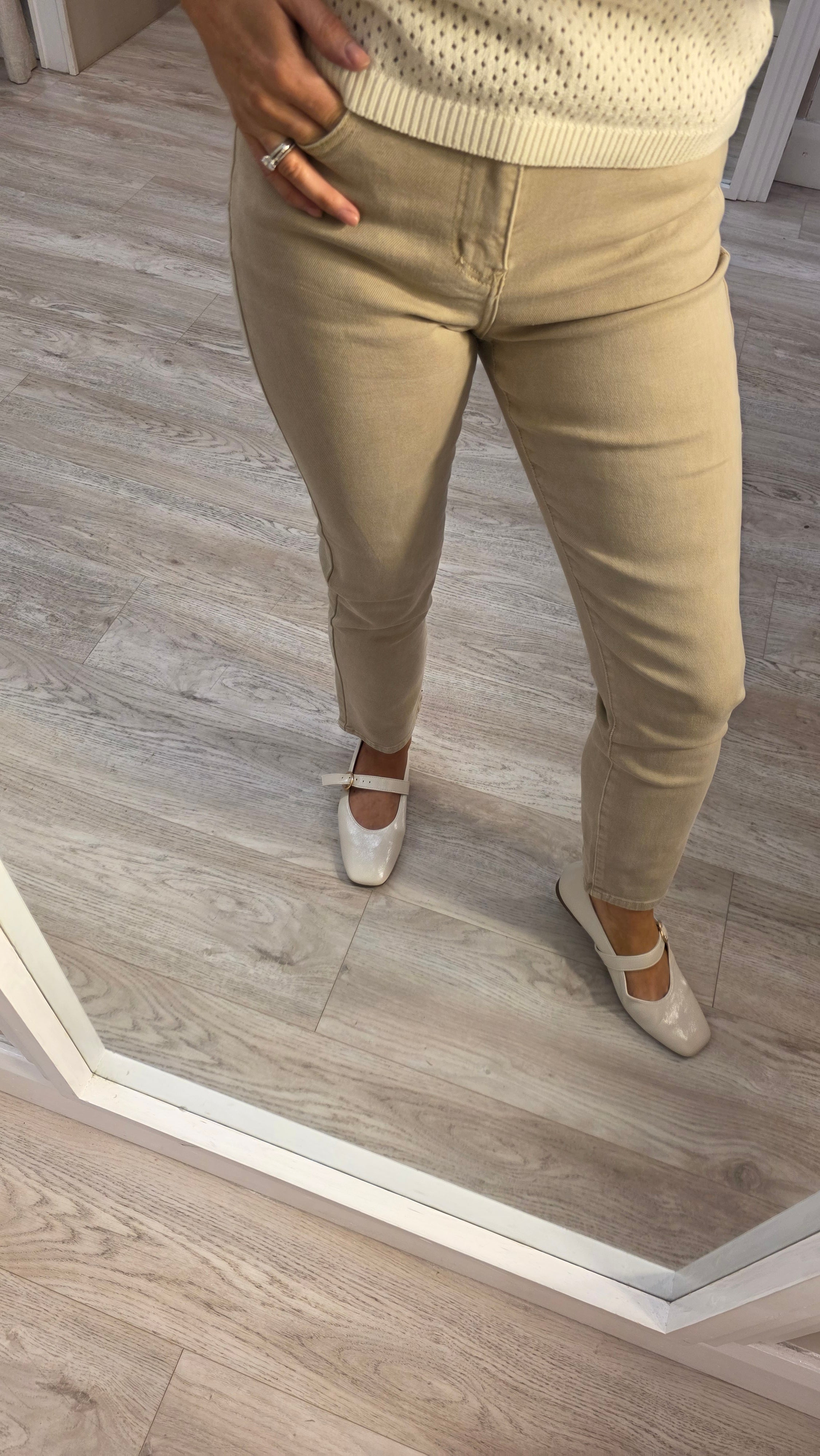 Elodie Slim-Straight Jeans
