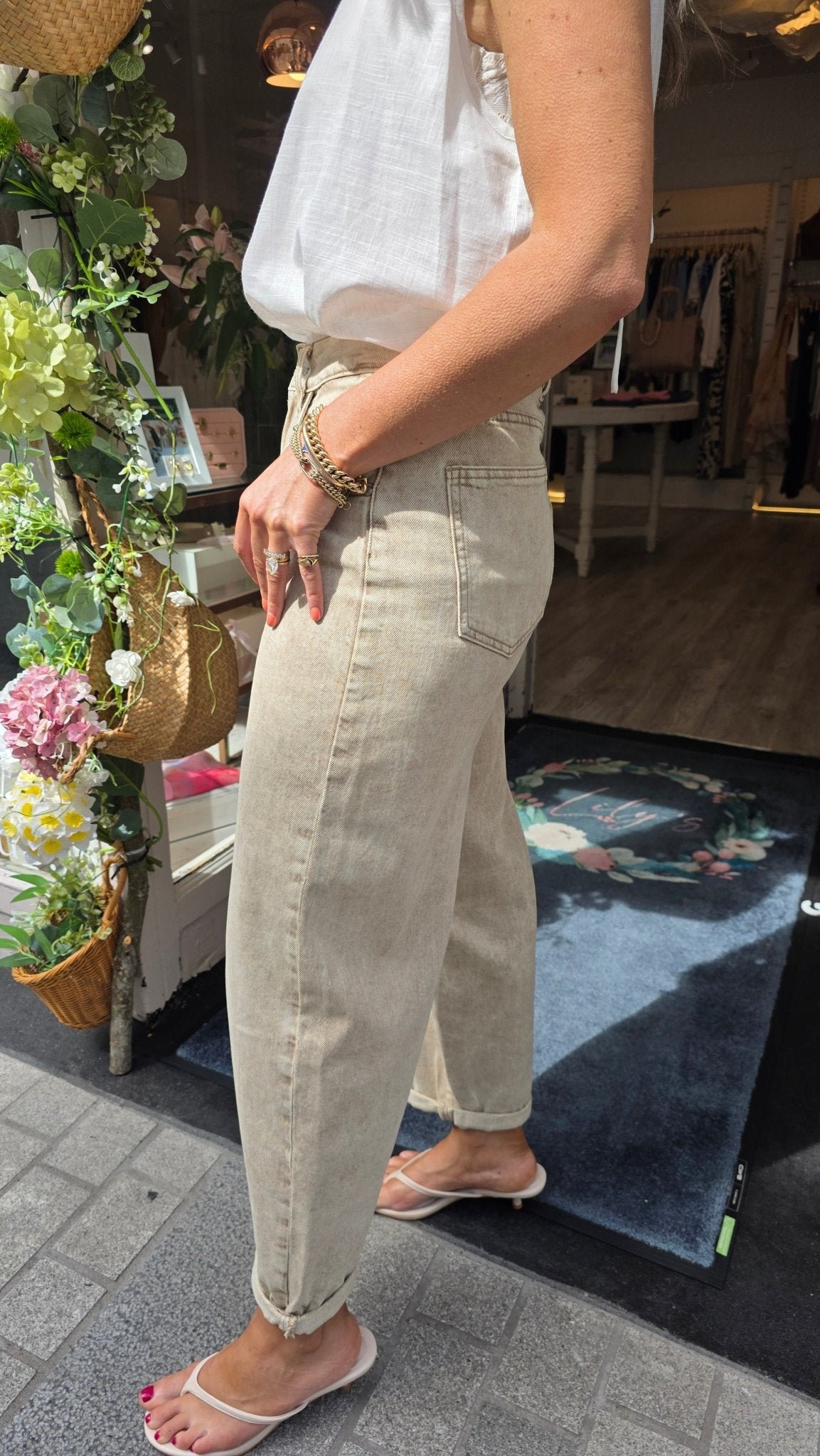 Shelley Barrel-Leg Jeans Beige - Lily's Boutique