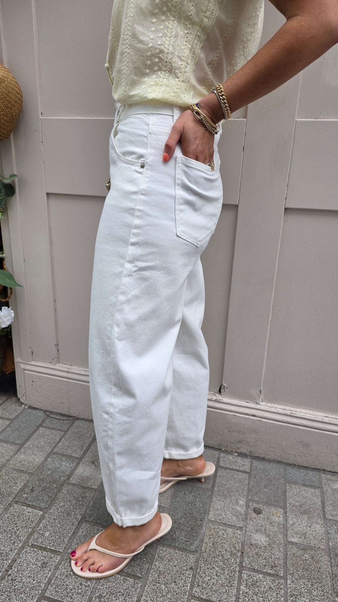 Shelley Barrel-Leg Jeans White - Lily's Boutique