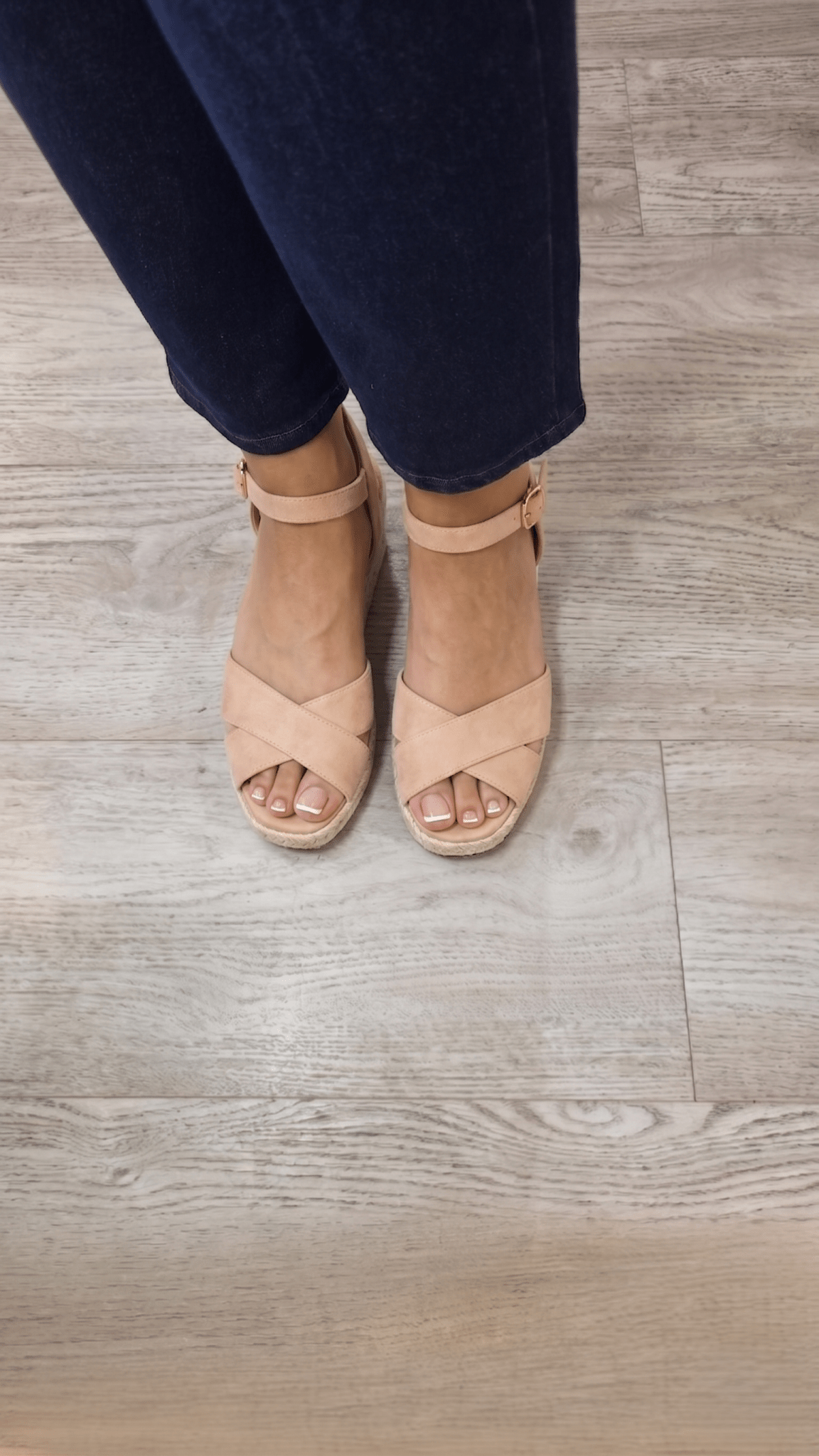 Daphne Sandals - Lily's Boutique