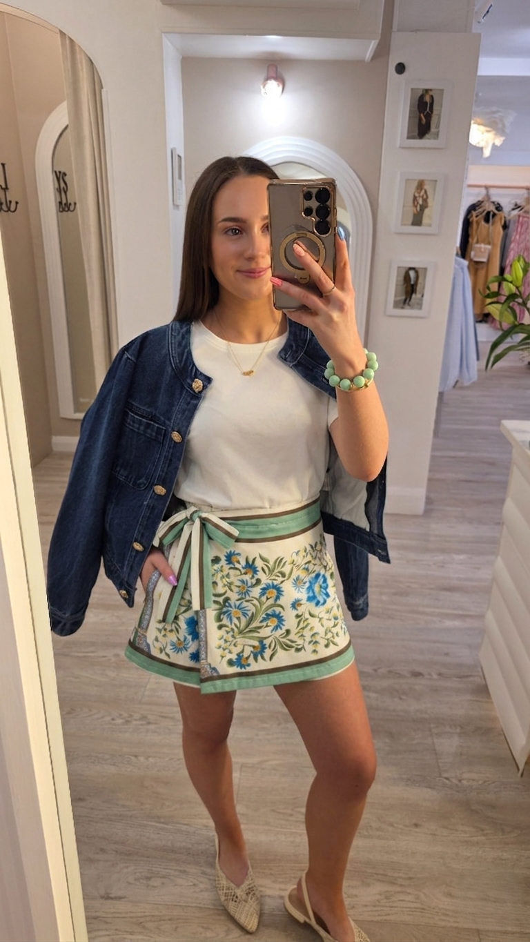 Elaine Skort