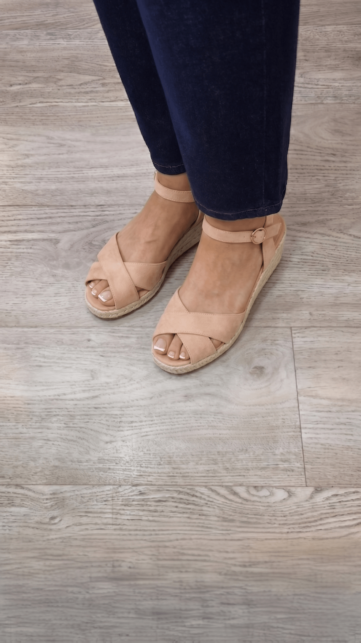 Daphne Sandals - Lily's Boutique