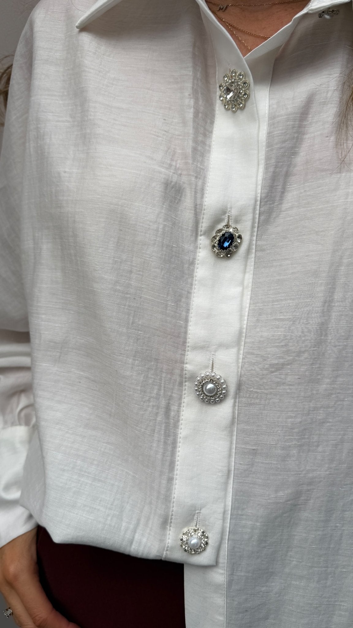 Sam White Shirt - Lily's Boutique