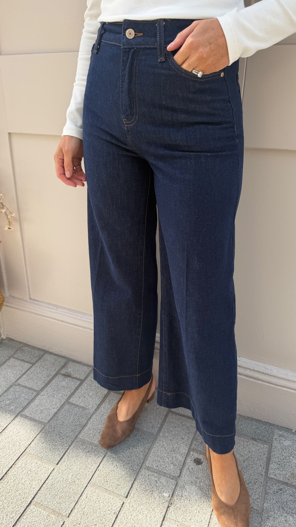 Bridgette Curvy Wide leg Fit Jeans-by Lily's Edit