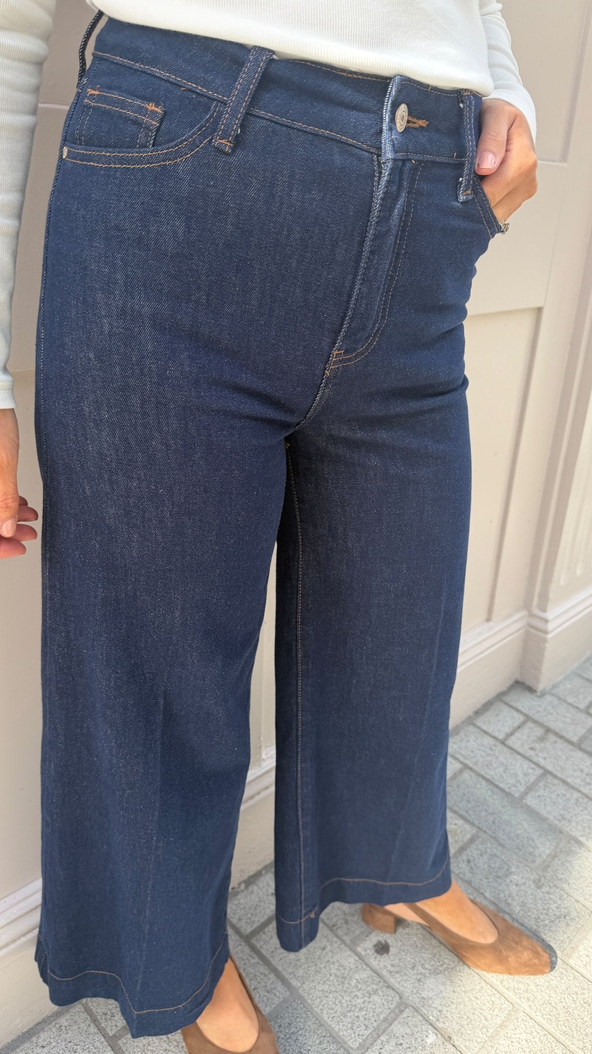 Bridgette Curvy Wide leg Fit Jeans-by Lily's Edit - Lily's Boutique