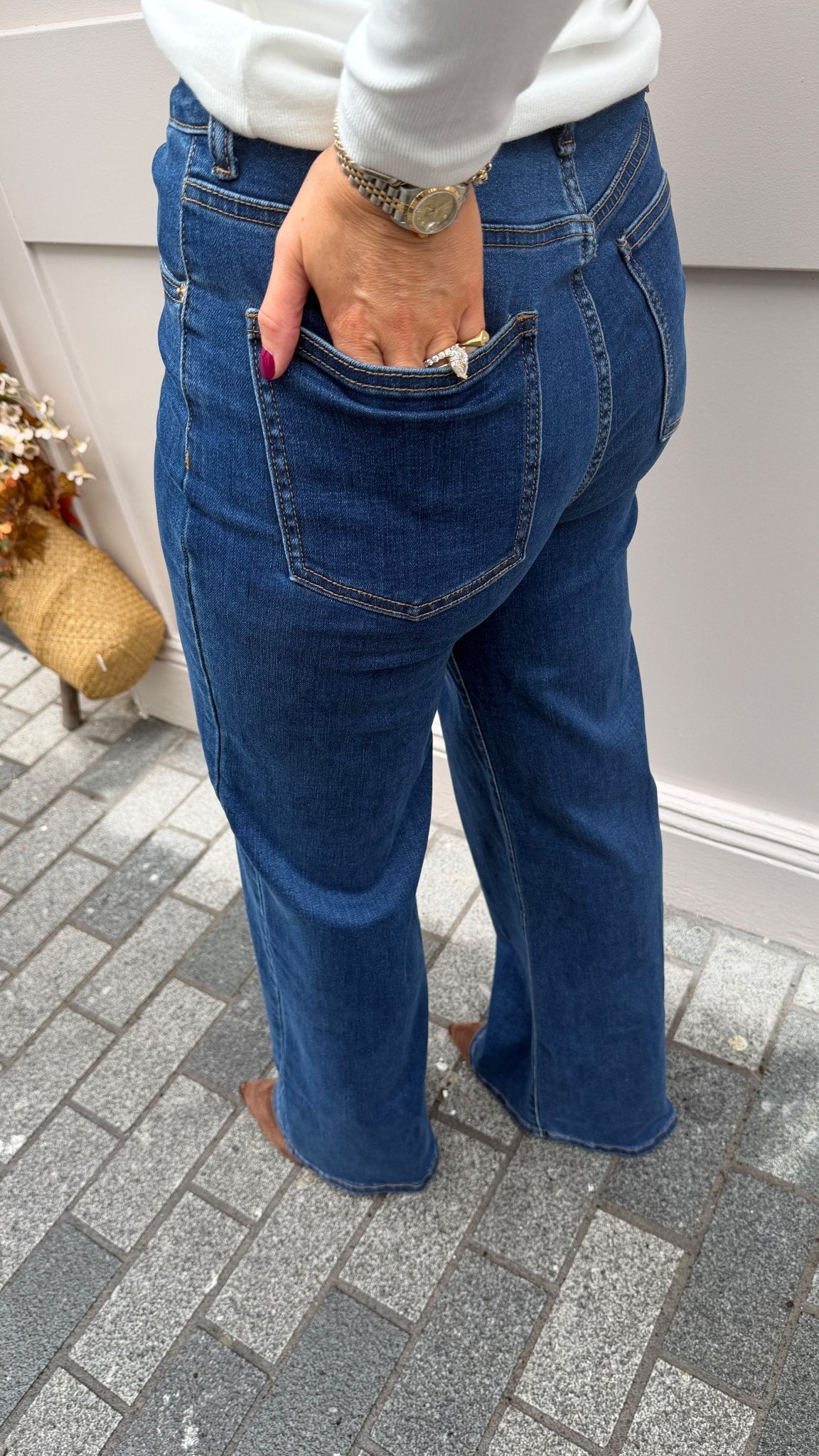 Cilla Blue Straight leg Jeans - Lily's Boutique