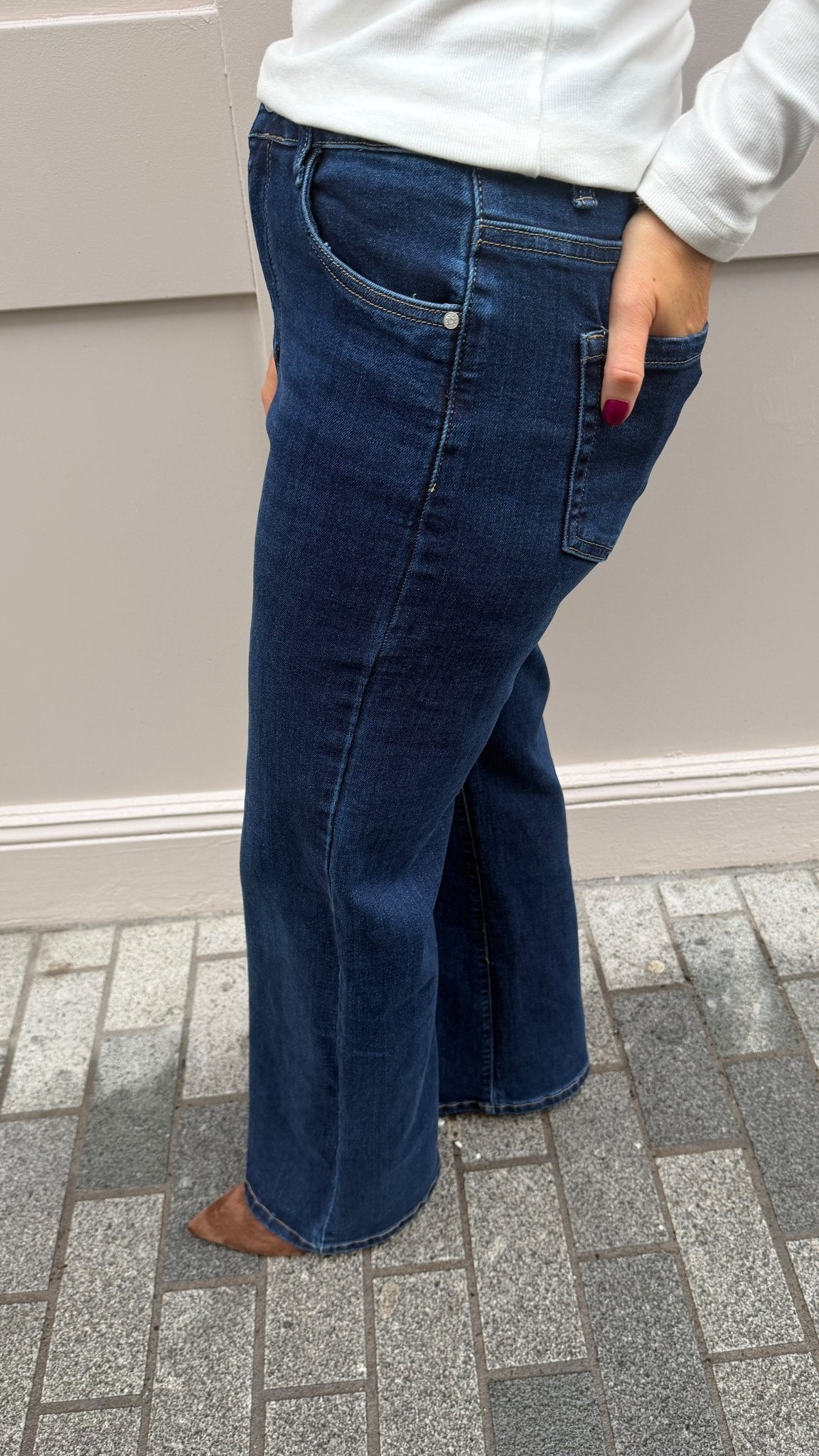 Glin wide-leg Jeans - Lily's Boutique