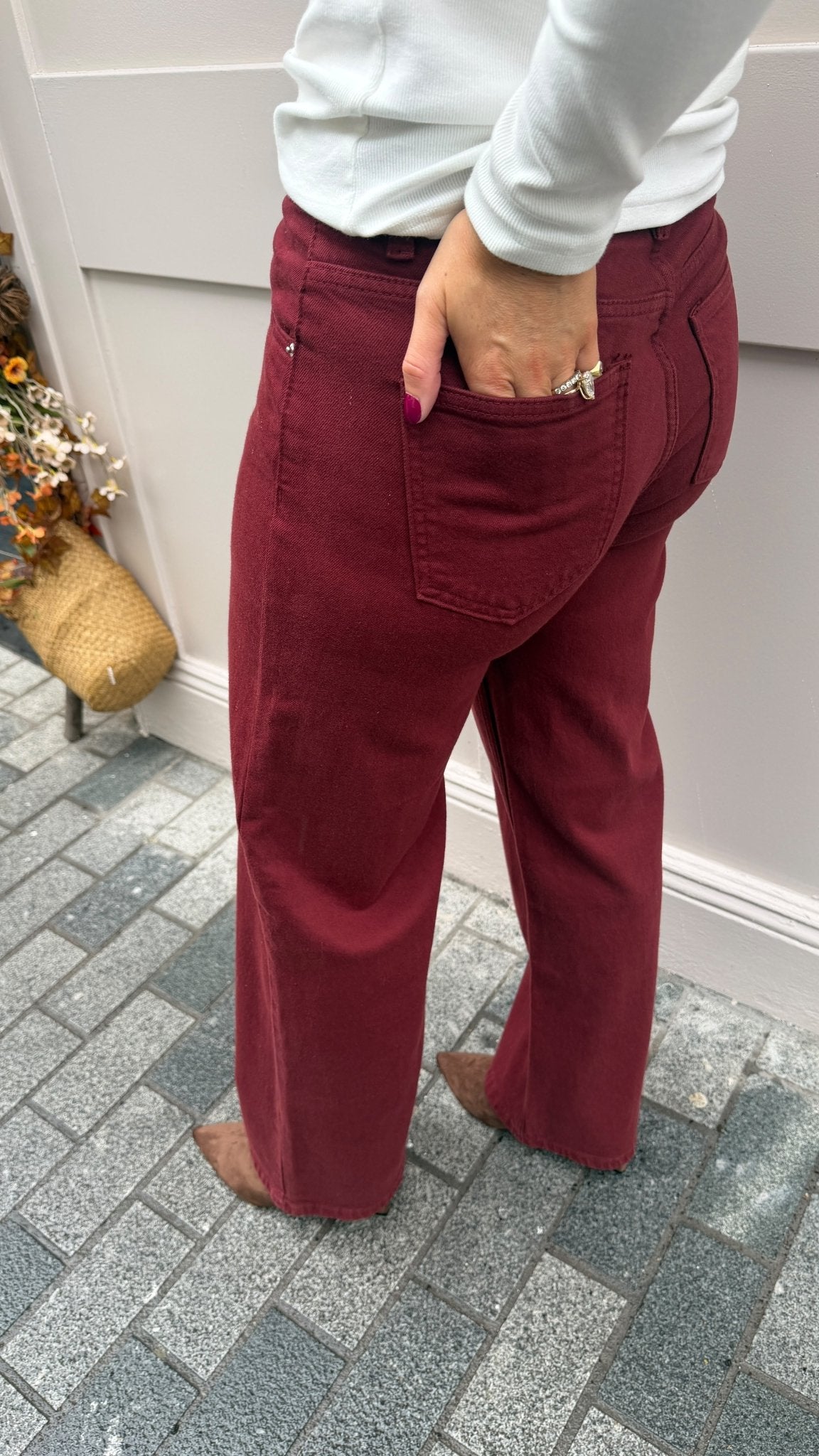 Becka Wide Leg Jeans - Lily's Boutique