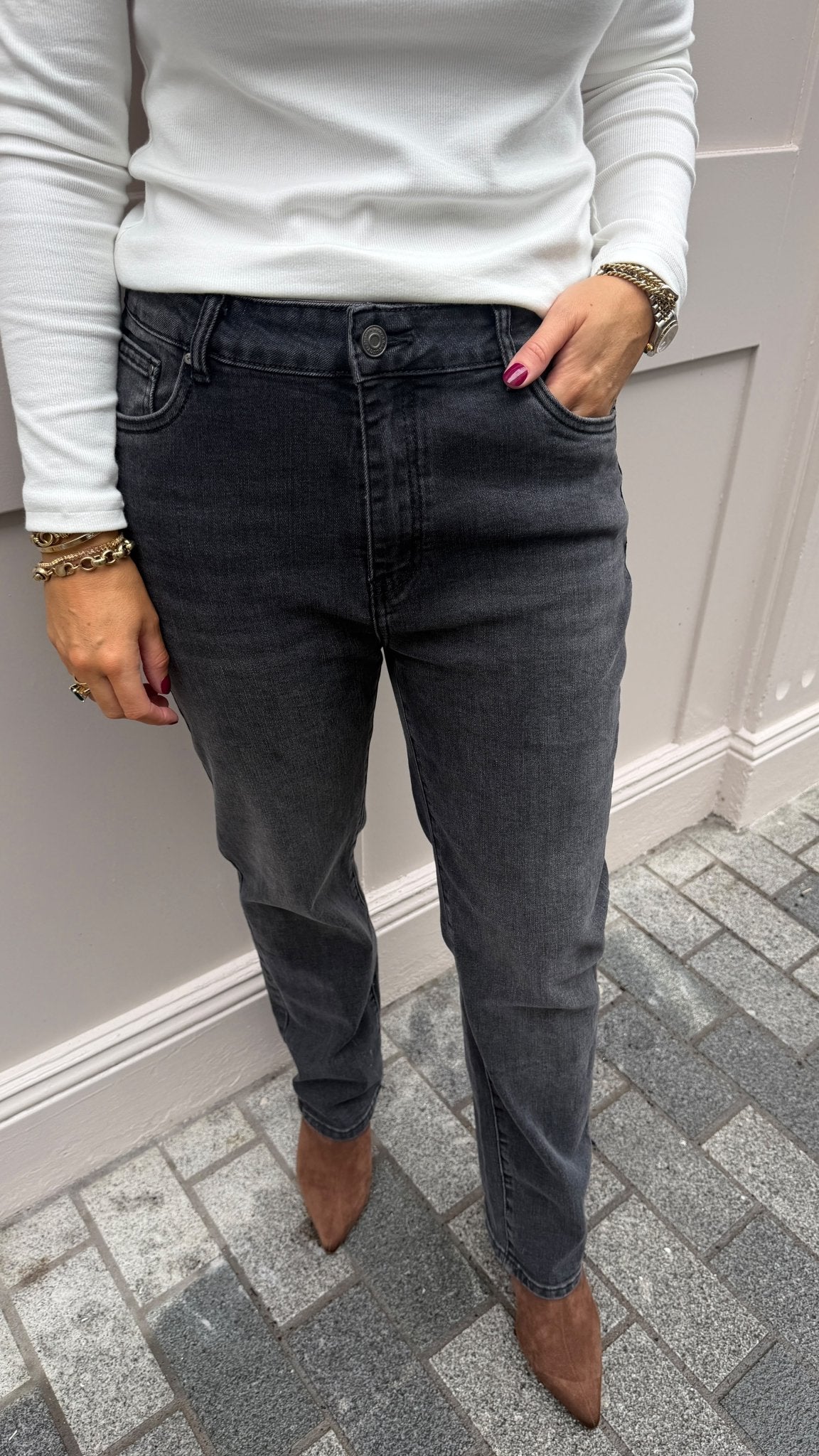 Sasha Grey Wide leg Jeans - Lily's Boutique